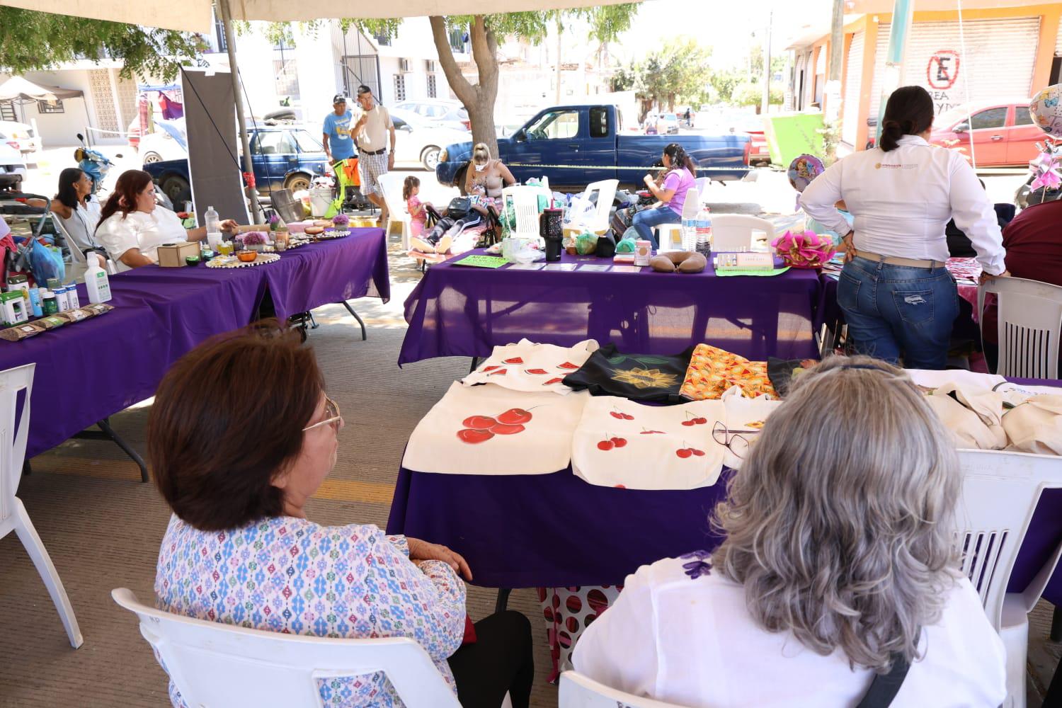 $!Realizan en Mazatlán bazar para impulsar a mujeres sobrevivientes de violencia
