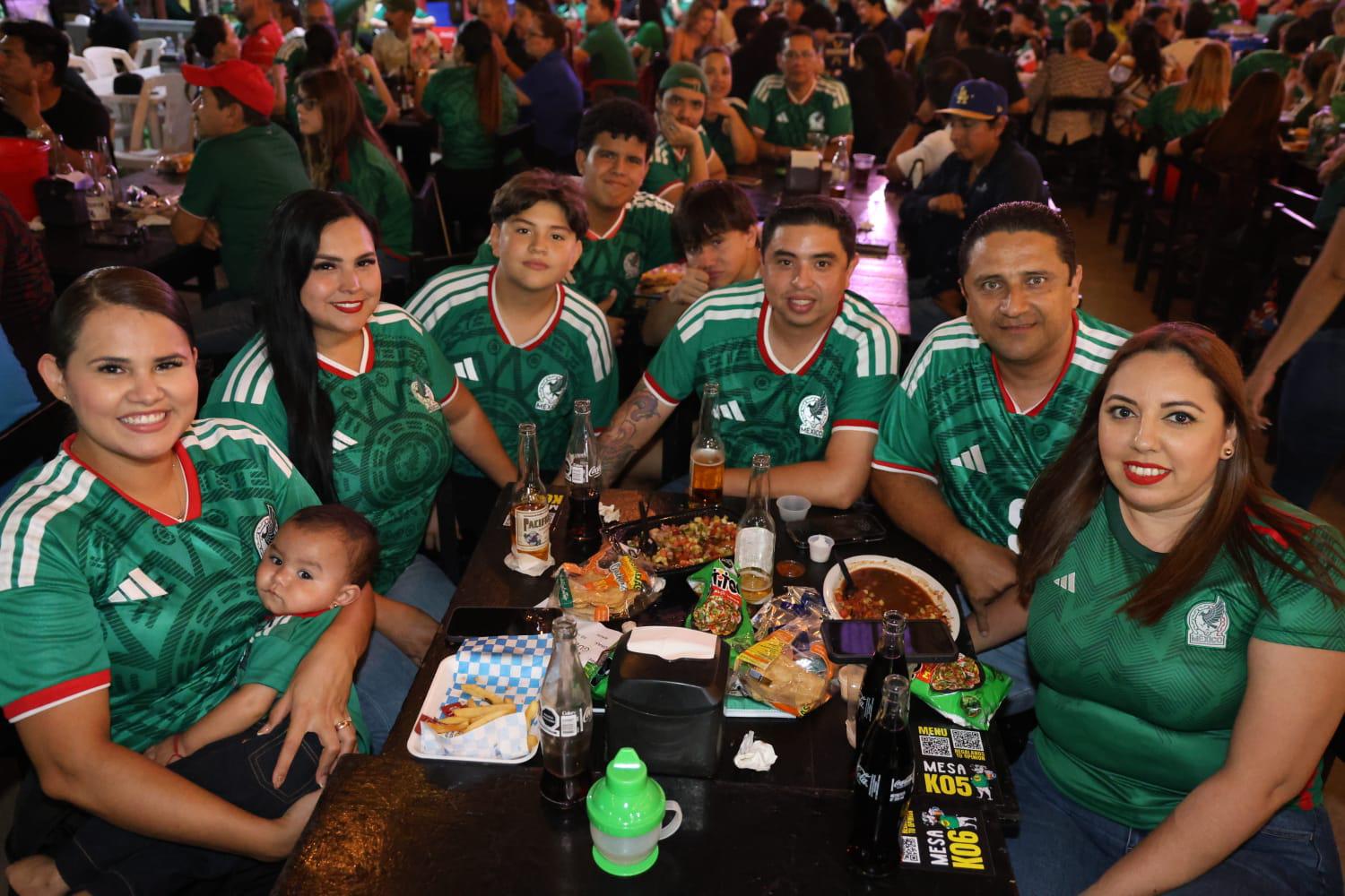 $!Familia Lizárraga.