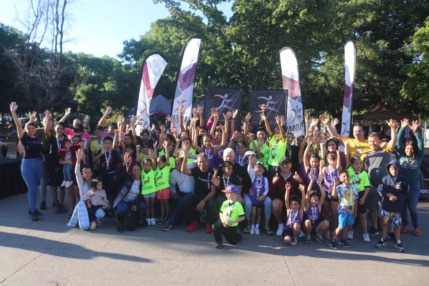 $!Celebran niños en Santa Teresa el amor por el atletismo