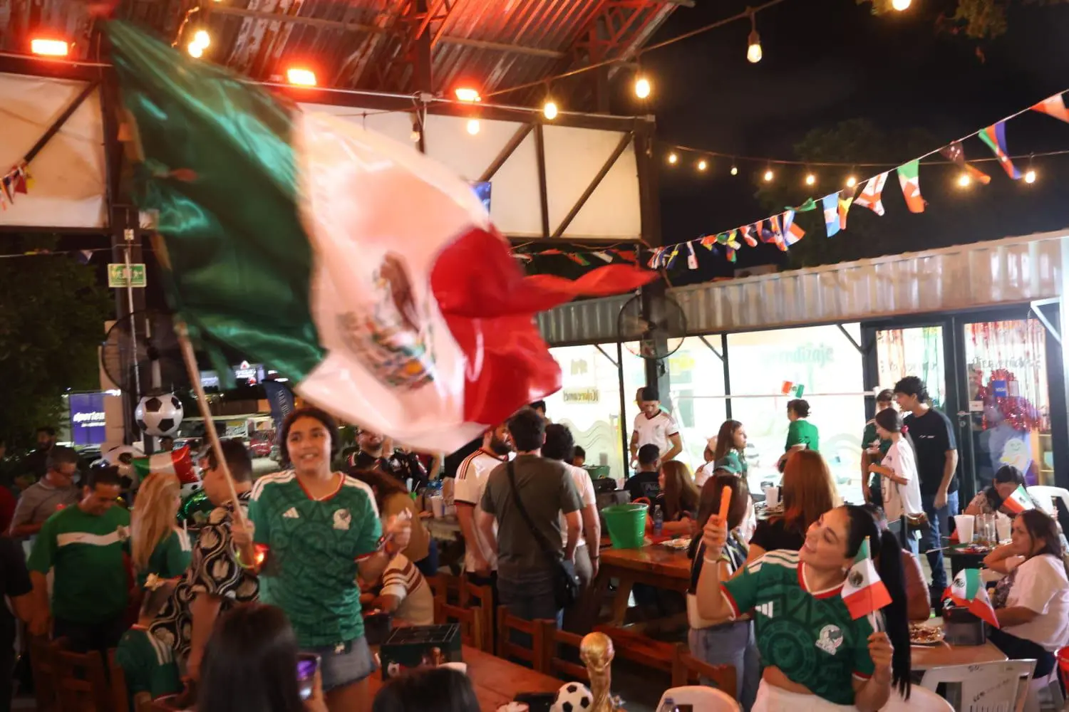 $!Vibra zona turística de Mazatlán con el triunfo de México en el Mundial 2026