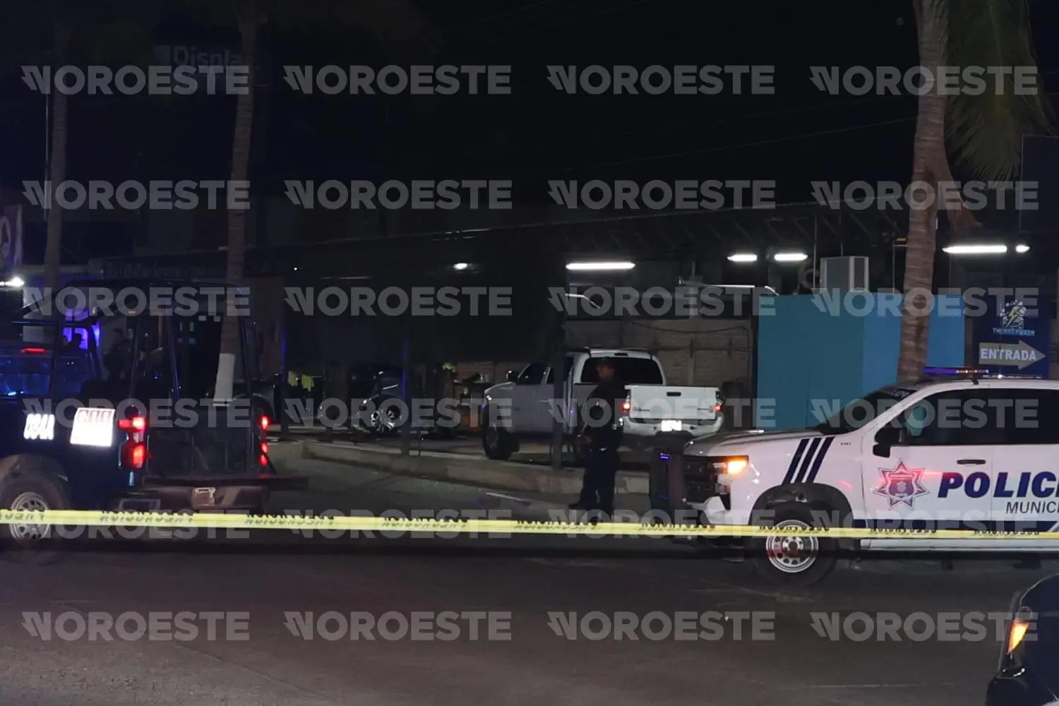 $!Asesinan a dos hombres a balazos en autobaño de Puesta del Sol, en Mazatlán