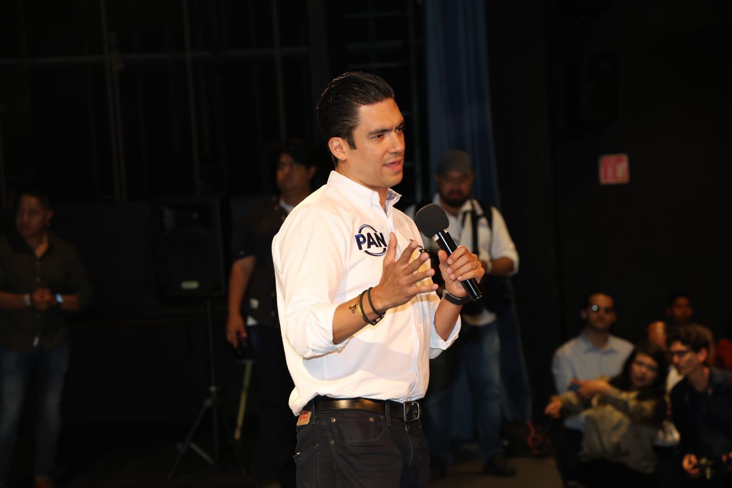 $!Es imposible tener éxito en lo individual en un contexto en el que no todos lo tienen: dirigente nacional del PAN ante estudiantes