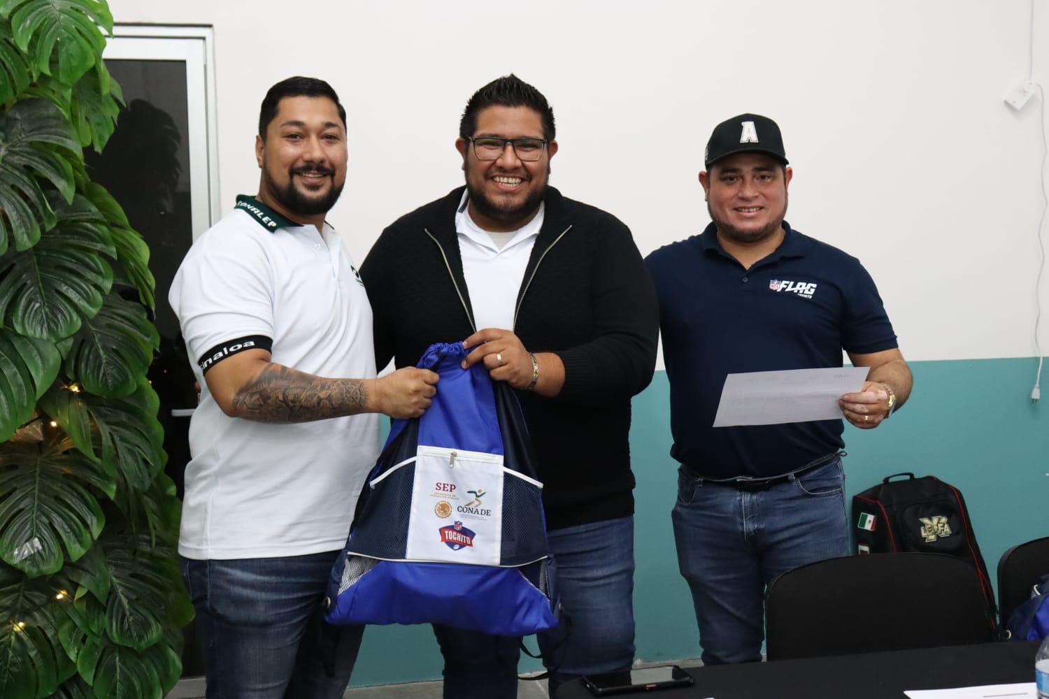 $!Alistan ofensiva equipos mazatlecos en la Liga Escolar Tochito NFL