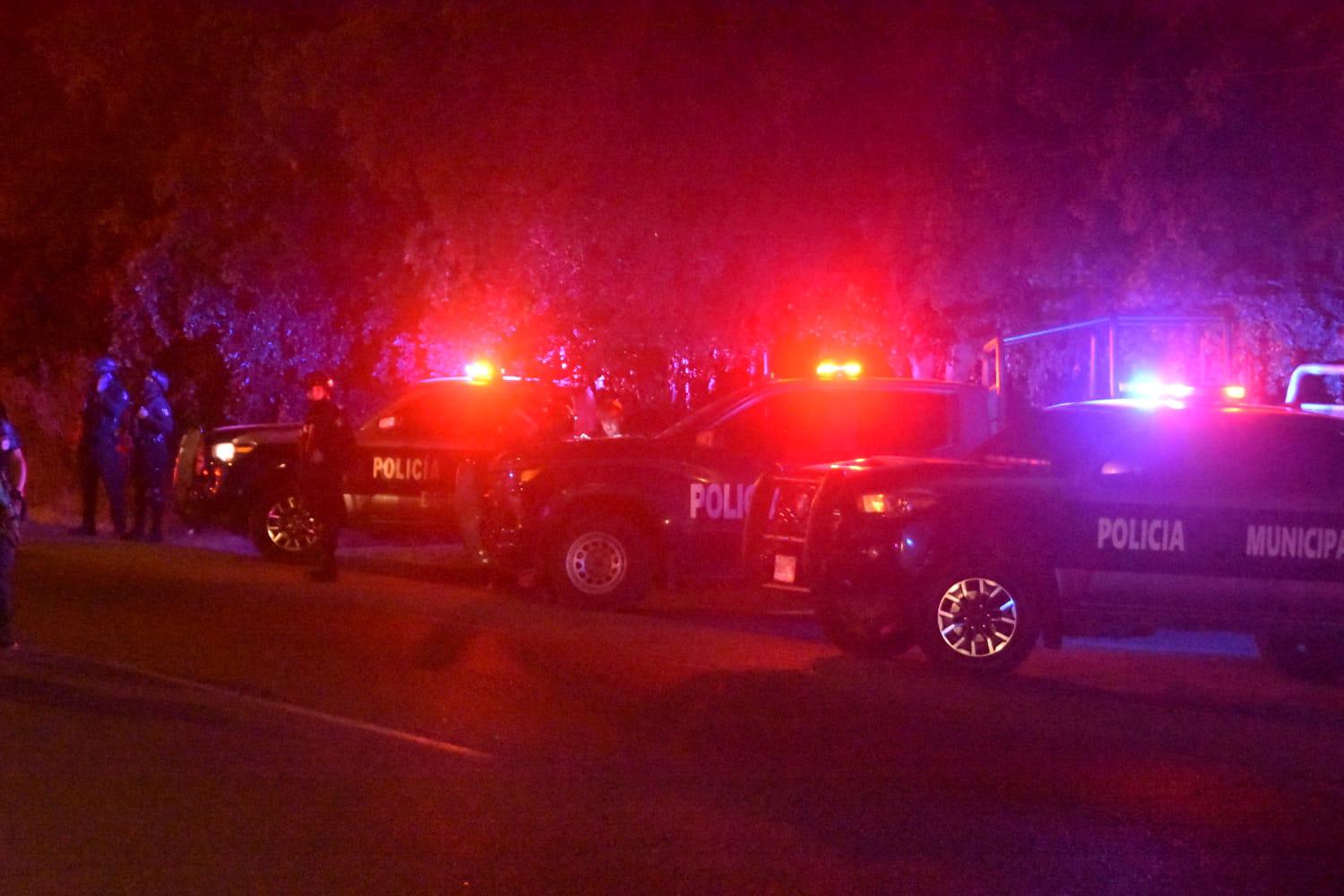 $!Asesinan a balazos a 2 policías municipales en San Pedro, Navolato