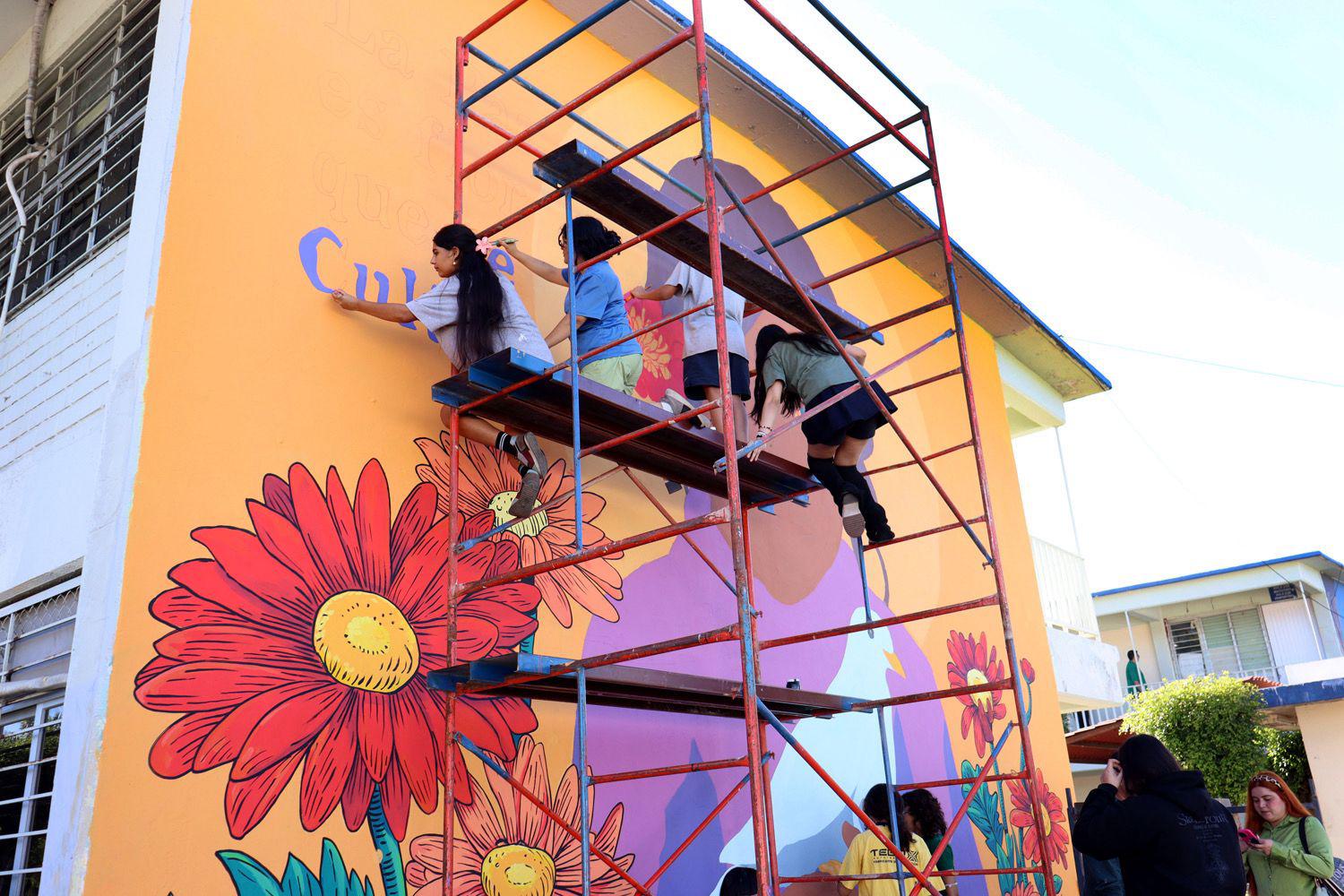 $!Renueva mural la preparatoria Emiliano Zapata de la UAS