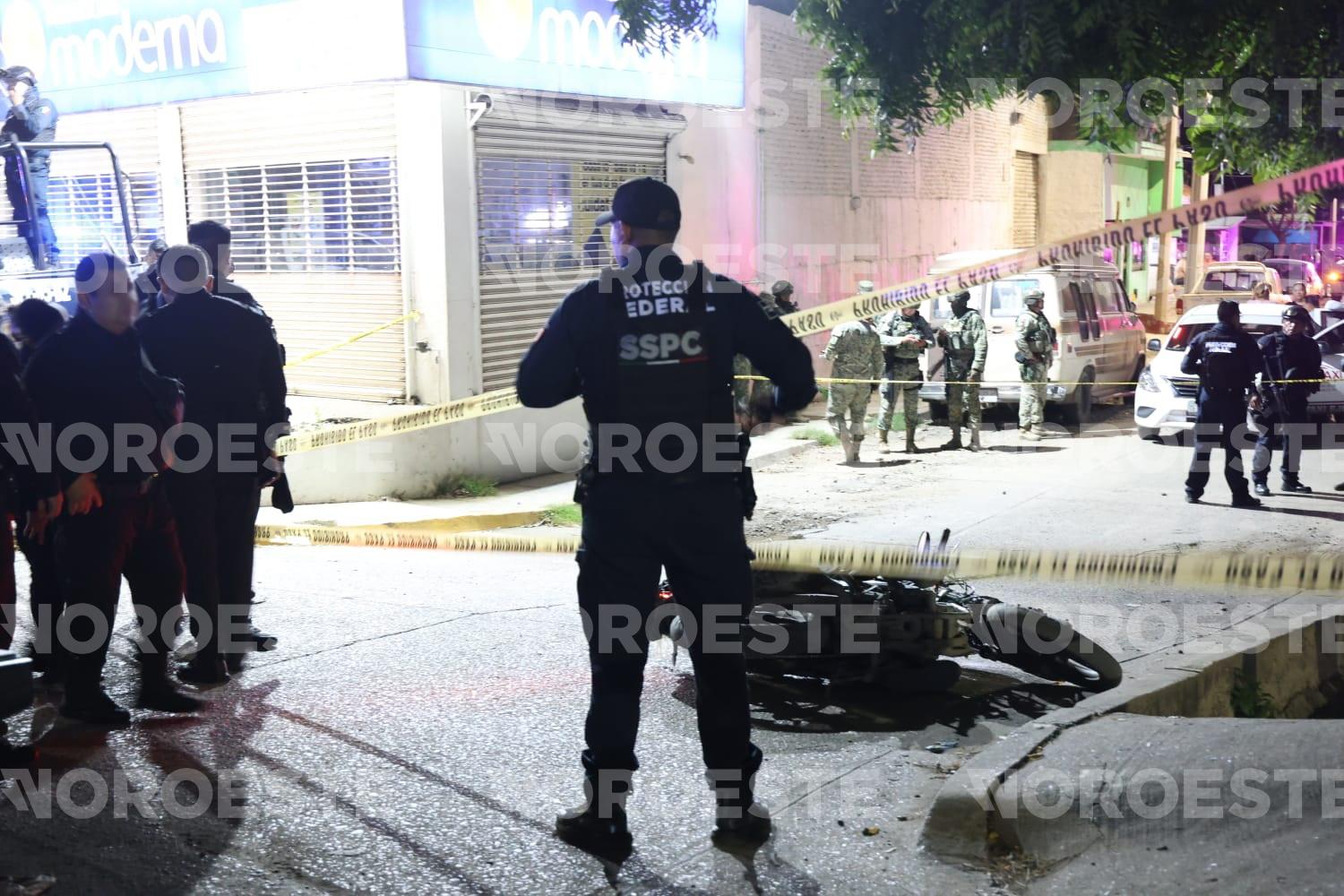 $!Motociclista muere por disparos de arma de fuego en la colonia Zapata de Mazatlán