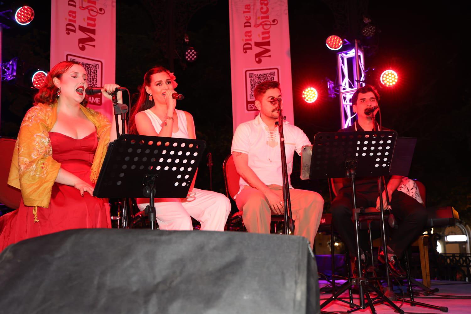 $!Los asistentes disfrutaron de los distintos géneros musicales que se ofrecieron en el lugar.