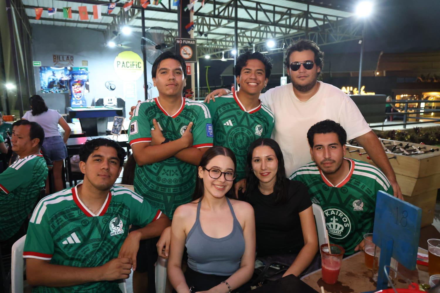 $!Luis Contreras, Diego González, Luis Otáñez, Jacobo Romero, Danna Sosa, Cassandra Lizárraga y Alán Gutiérrez.