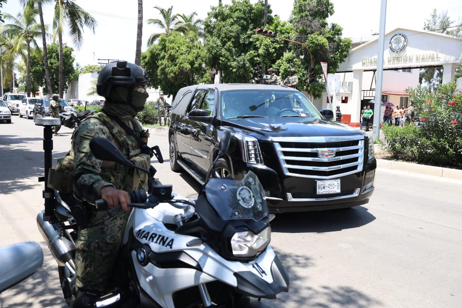$!Rinden homenaje en la Cuarta Región Naval a marino caído en cumplimiento de su deber en Mazatlán