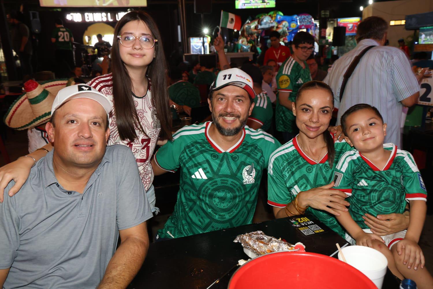 $!Daniel Ochoa, Rocío Ochoa, Esteban Dautt, Magali Félix y Máximo Dautt