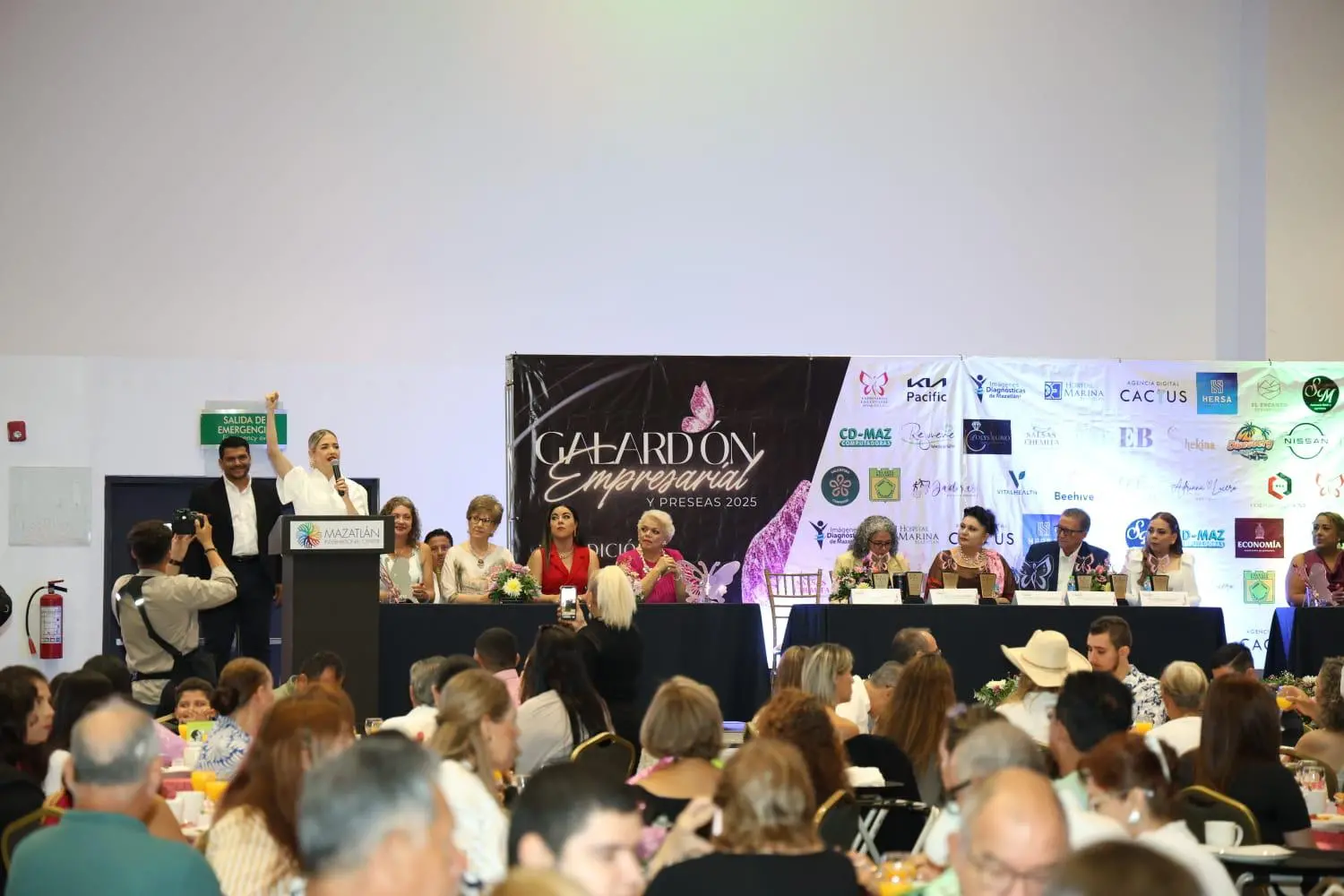 $!Reconocen a mujeres líderes en Mazatlán durante el Galardón Empresarial y Preseas al Mérito 2026