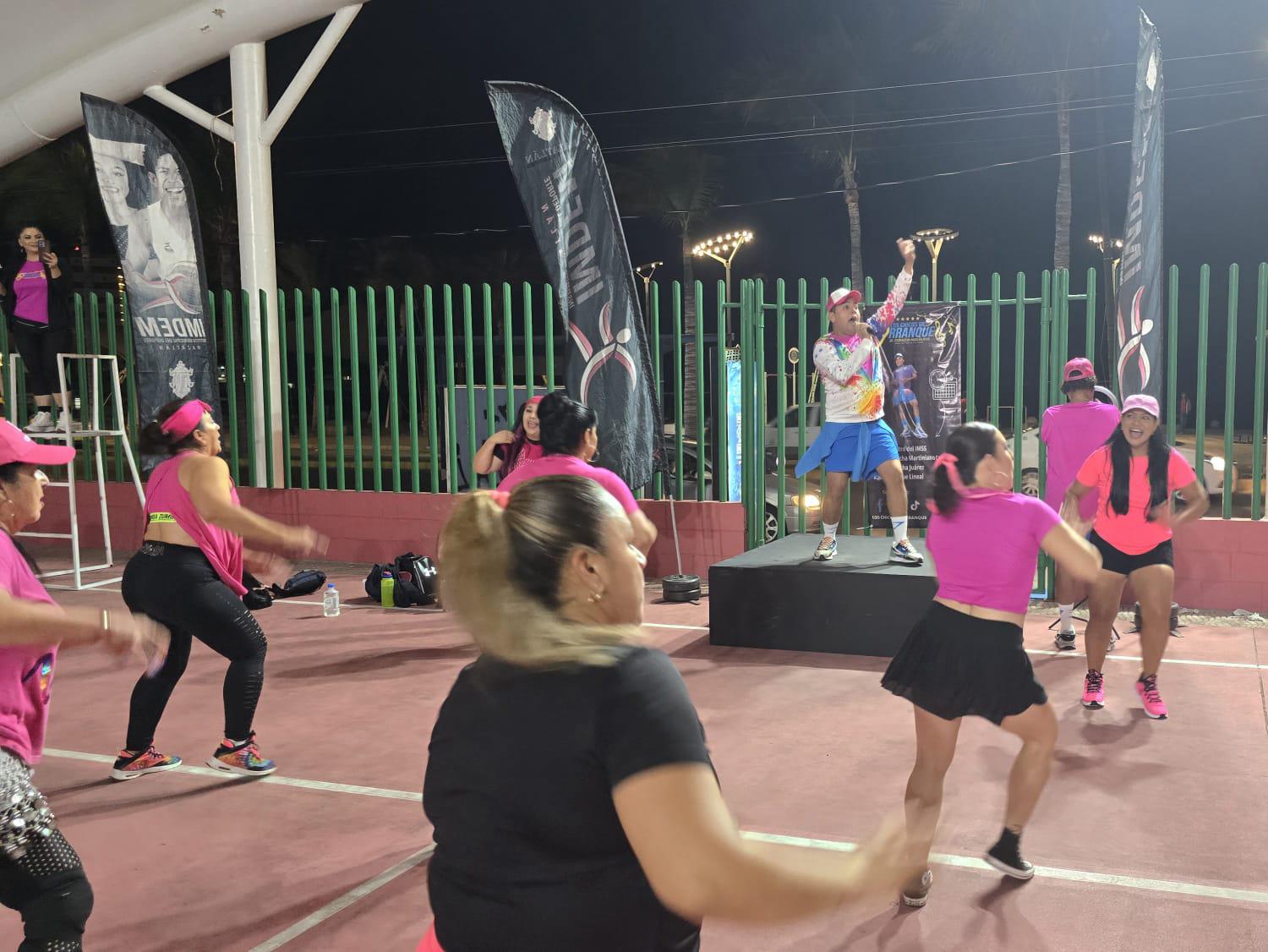 $!Celebran Chicos de Arranque 10 años de poner a bailar a los mazatlecos