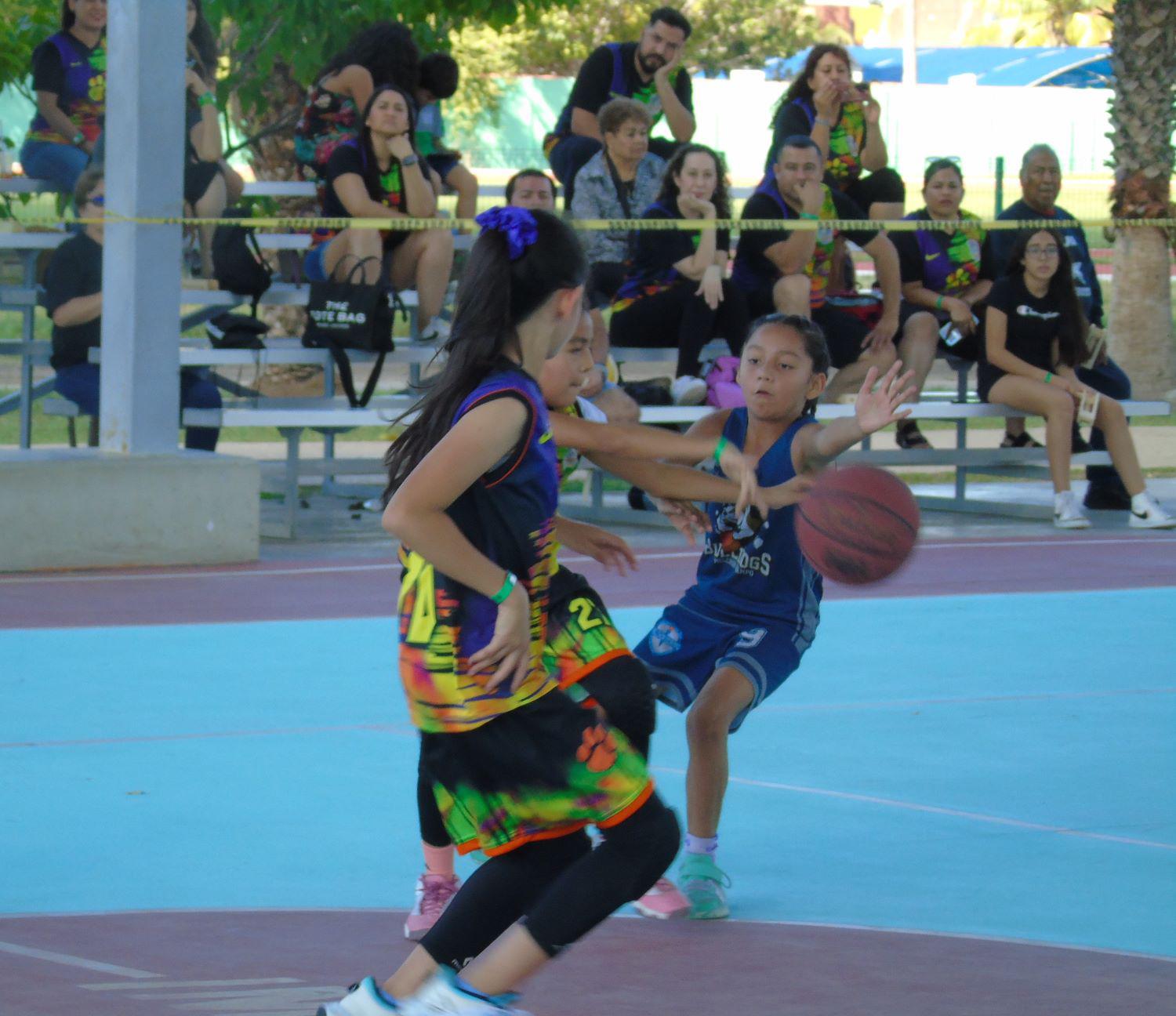 $!Consigue Toros doble triunfo en Copa Basketball Mazatlán