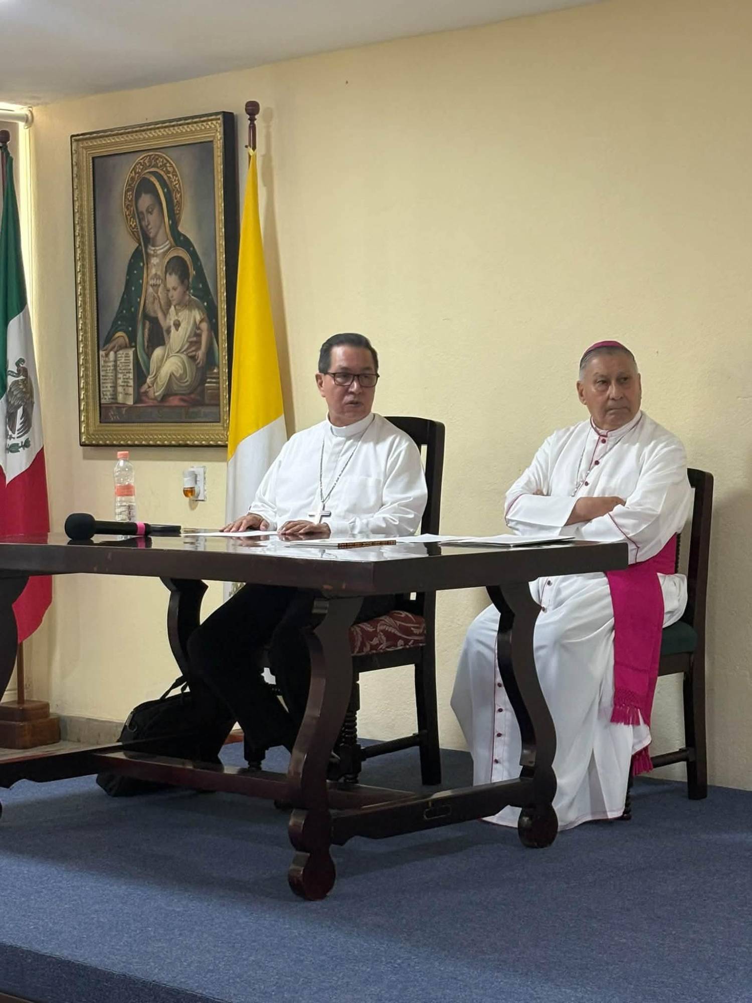 $!Se reúne Obispo designado en Mazatlán con sacerdotes, religiosas y seminaristas