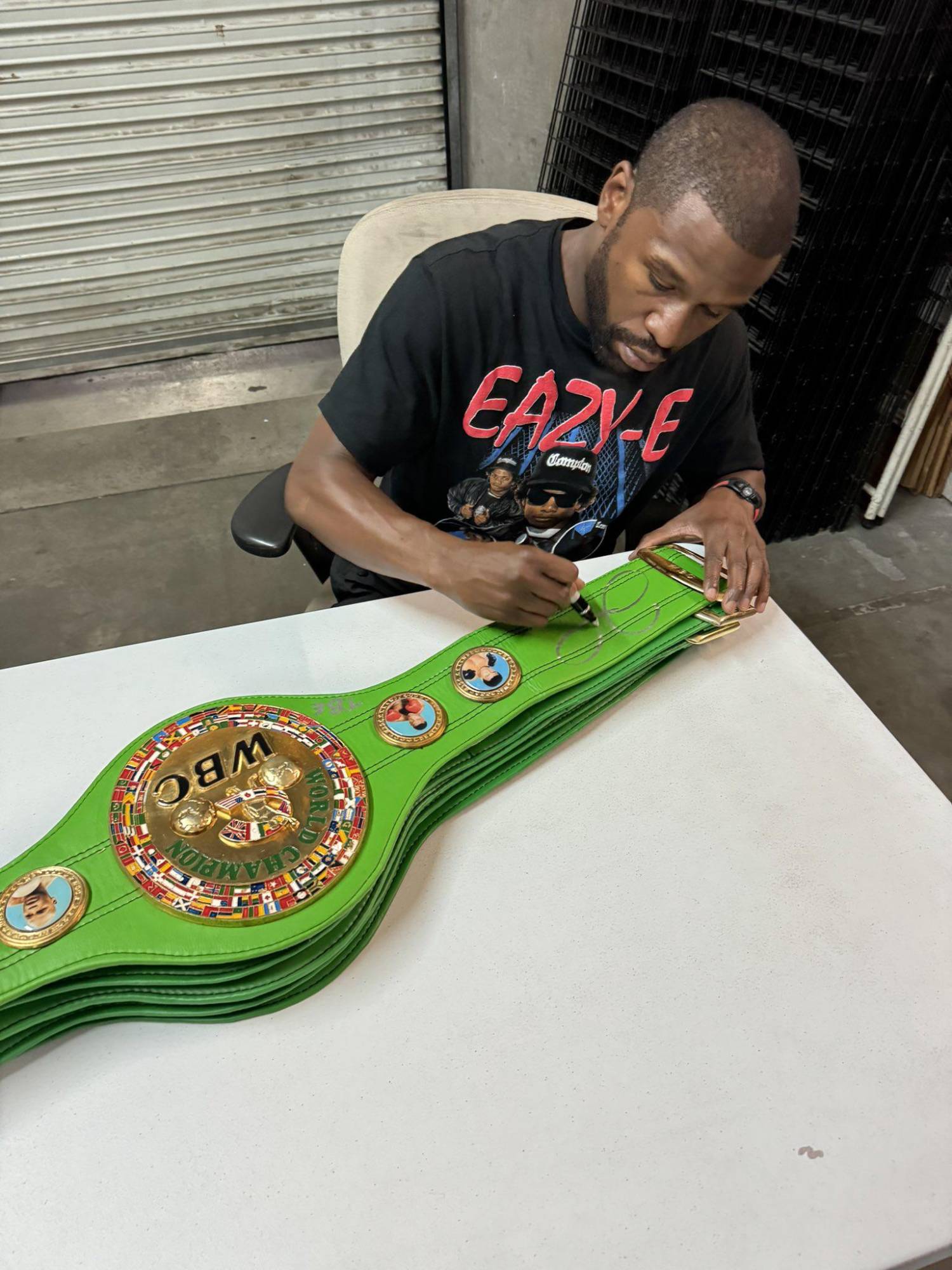 $!Demandan a Floyd Mayweather por incumplimiento de contrato y buscan frenar pelea en Grecia