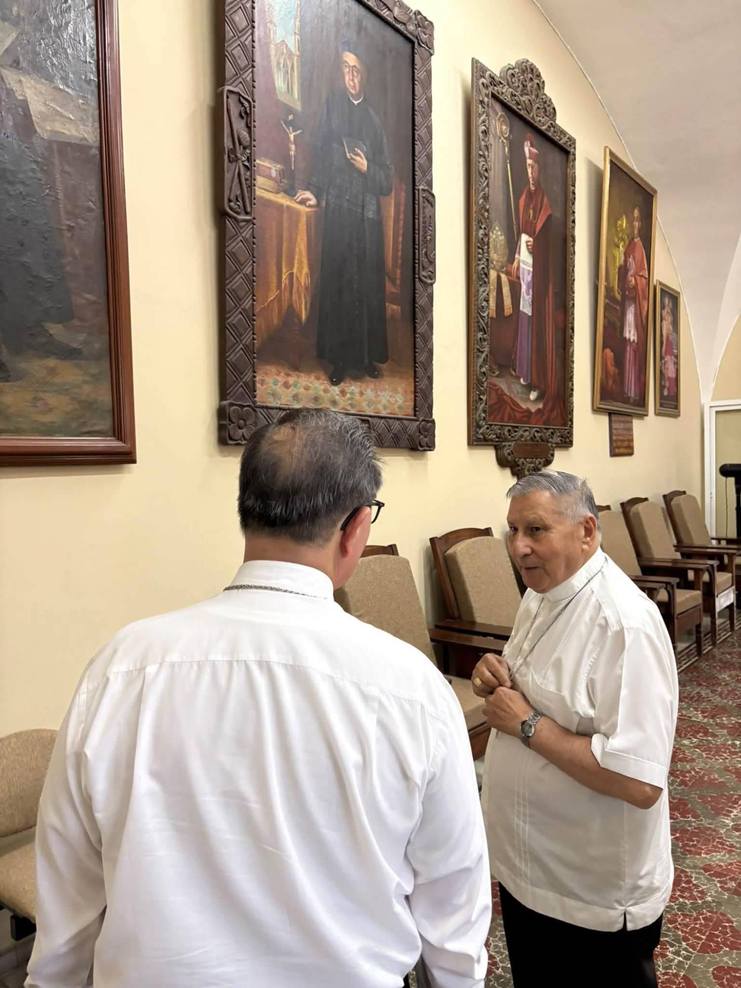 $!Se reúne Obispo designado en Mazatlán con sacerdotes, religiosas y seminaristas