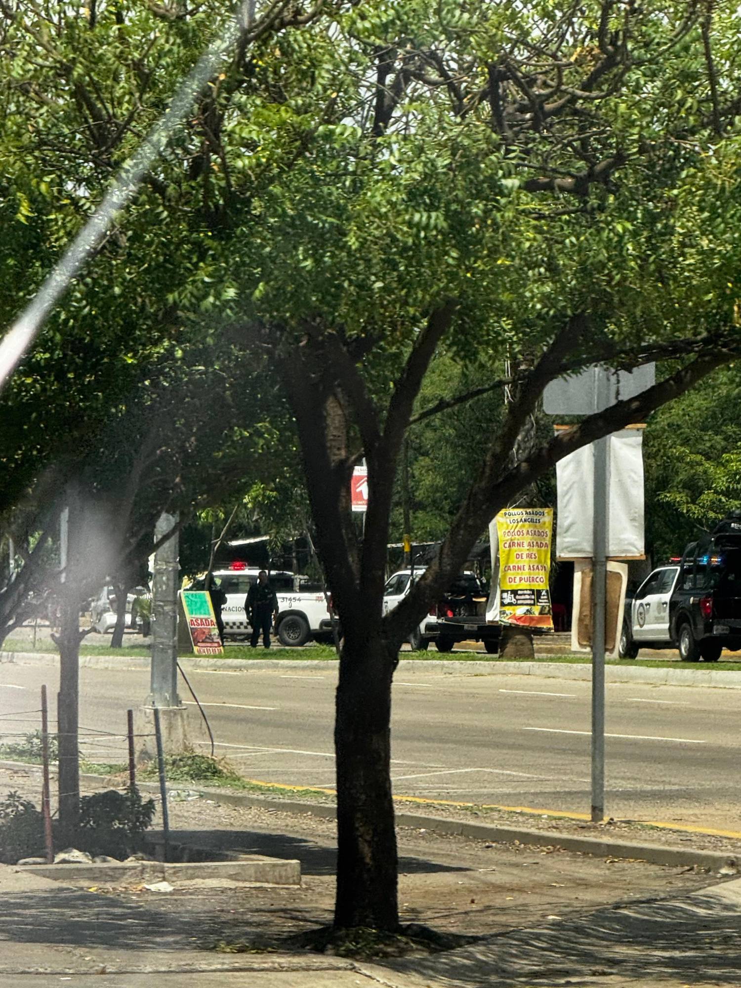 $!Patrulla del Ejército choca con dos autos durante persecución en Culiacán