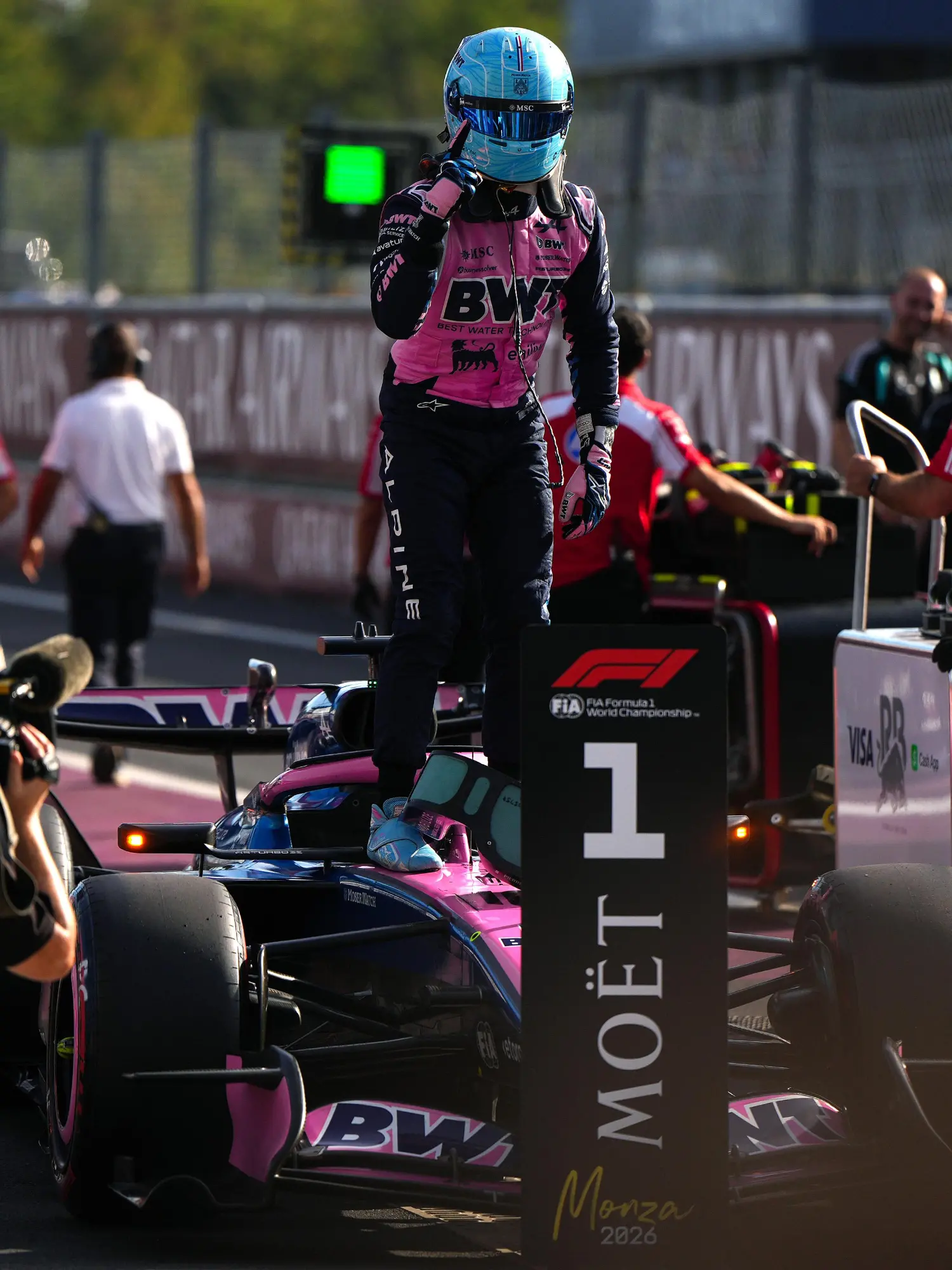 $!¡Hazaña en Monza! Pierre Gasly le da la pole a Alpine en un día amargo para Checo Pérez