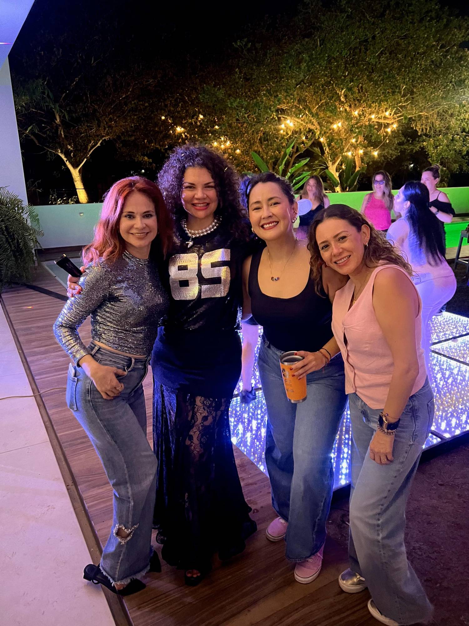 $!Gladys Obeso, Sukey Sinagawa y Xóchitl Mendívil con la festejada.