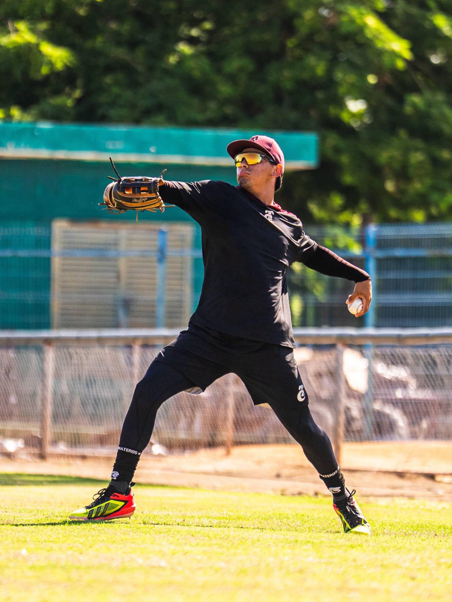 $!Tomateros de Culiacán afina fundamentos y pitcheo en su sexto día de pretemporada