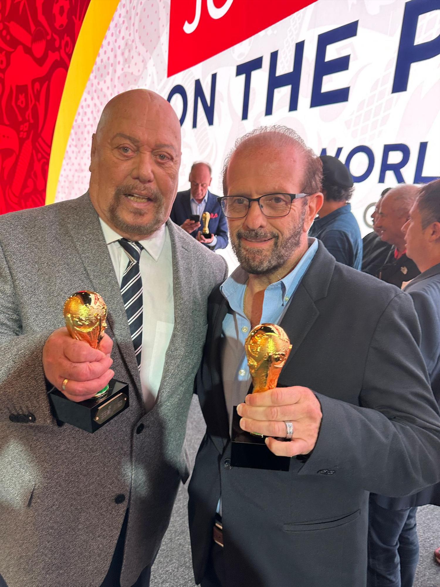 $!‘Perro’ Bermúdez y Fernando Schwartz son reconocidos por FIFA