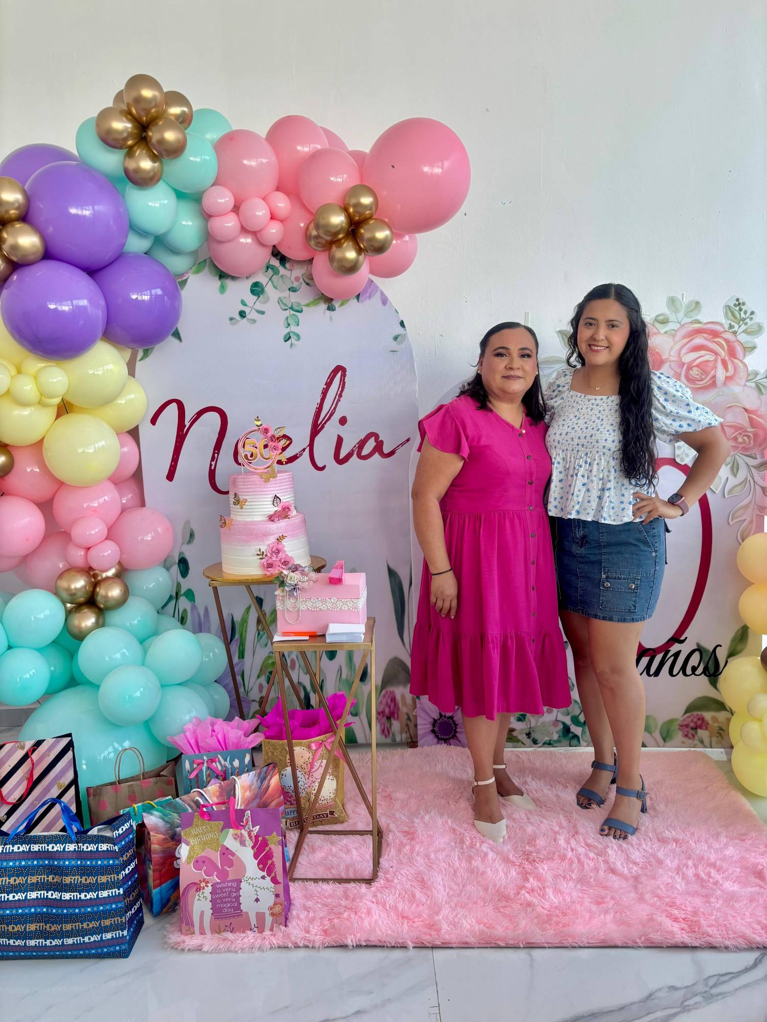 $!Con su sobrina Laura Ontiveros Aguilar.