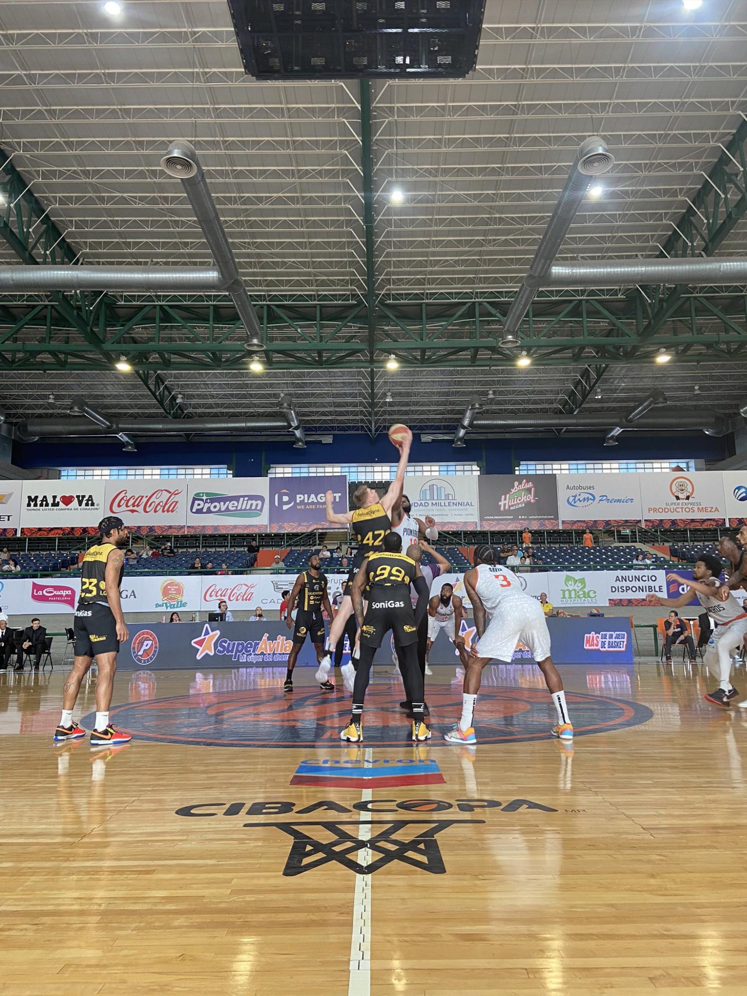 $!Caballeros de Culiacán logra barrida en Los Mochis