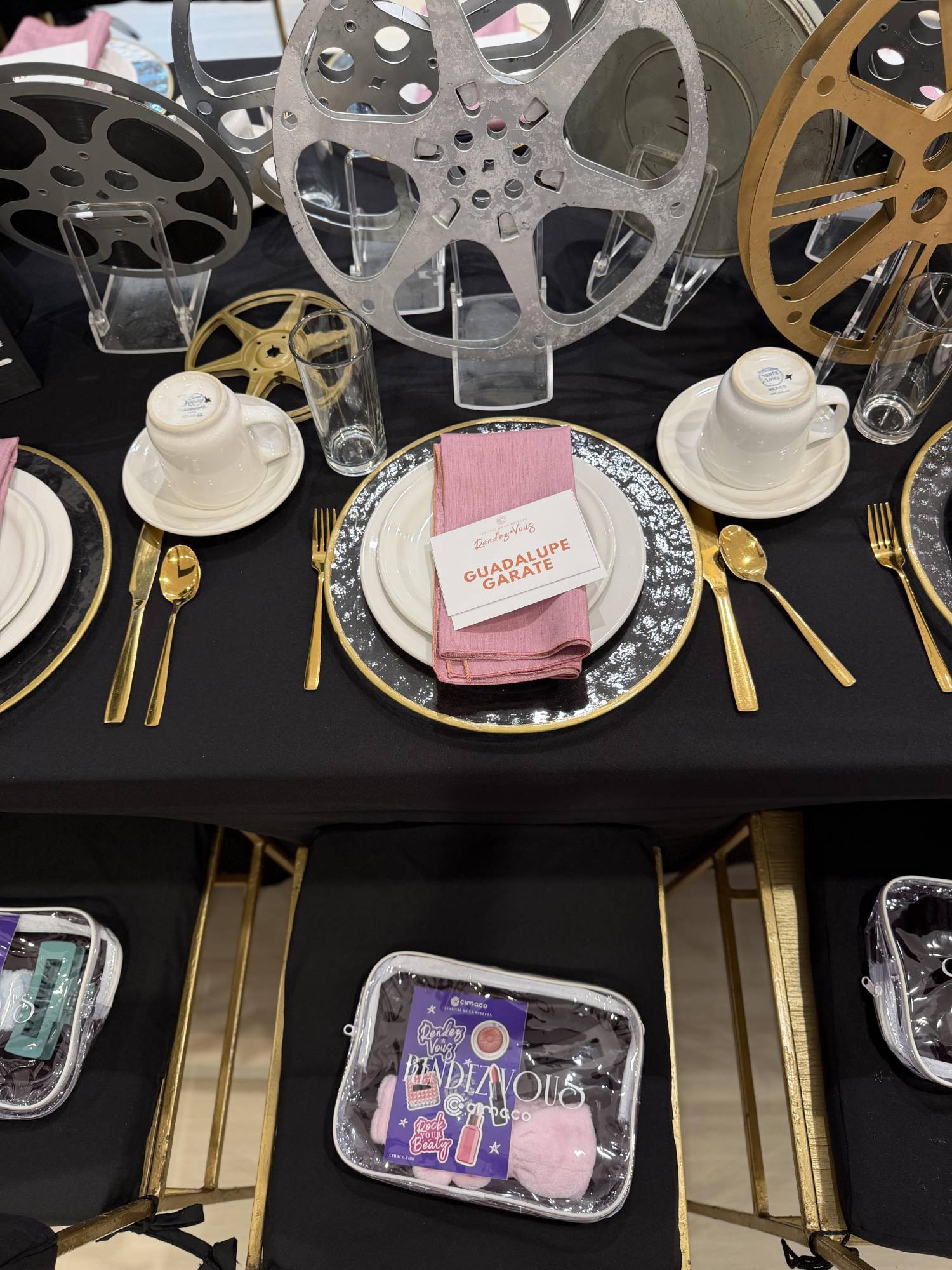 $!Cimaco consiente a sus clientes con exclusivo desayuno