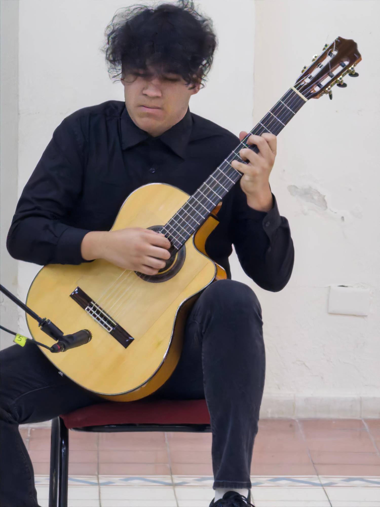 $!Los jóvenes demostraron un compromiso genuino por el arte de la guitarra.