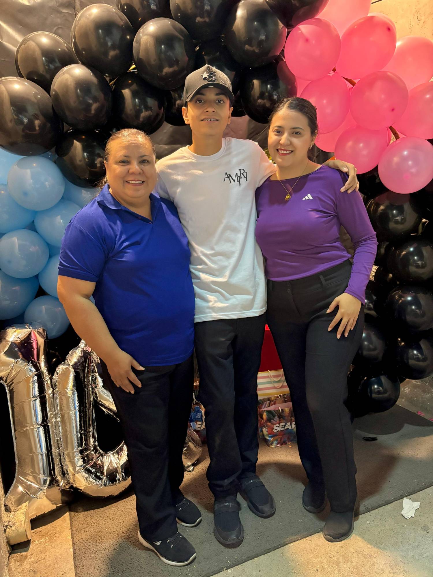 $!Con su tía Lourdes Aguilar López y su prima Laura Ontiveros Aguilar.