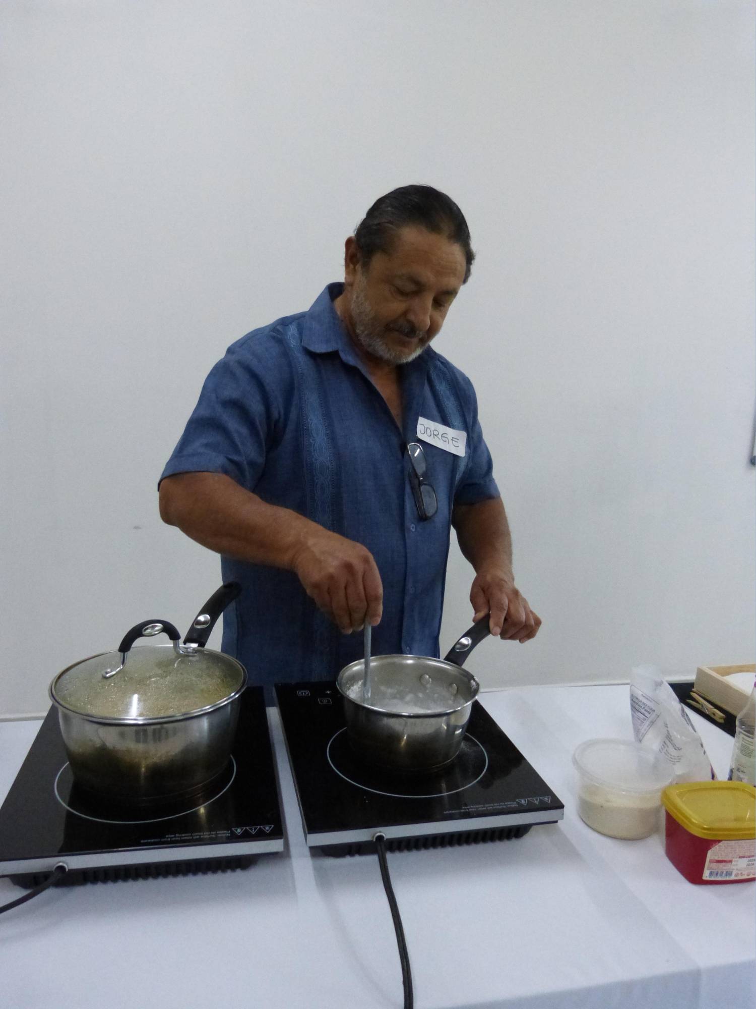$!Los participantes practicaron las recetas.