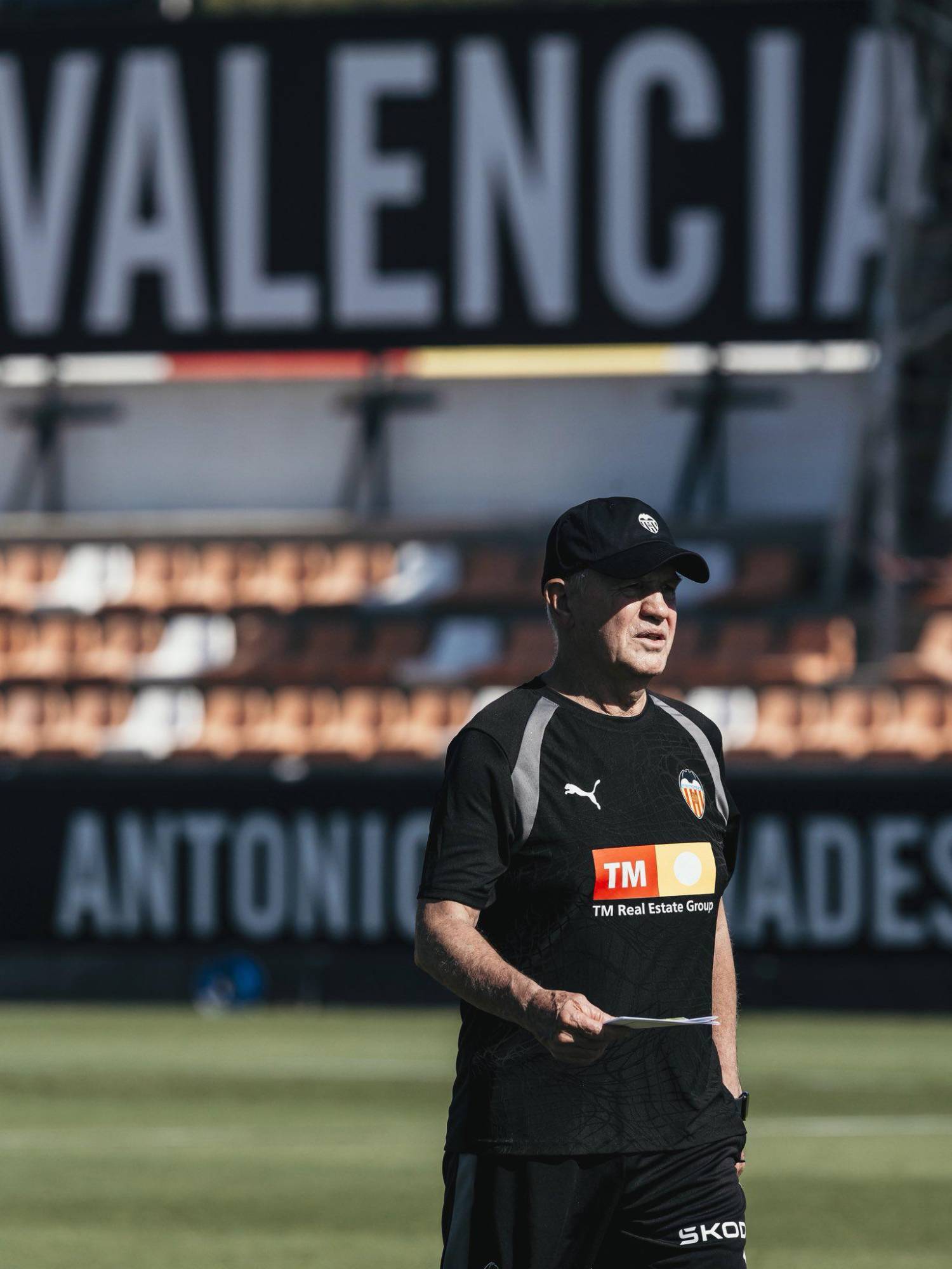 $!Javier Aguirre dirige su primer entrenamiento al frente del Valencia en Paterna
