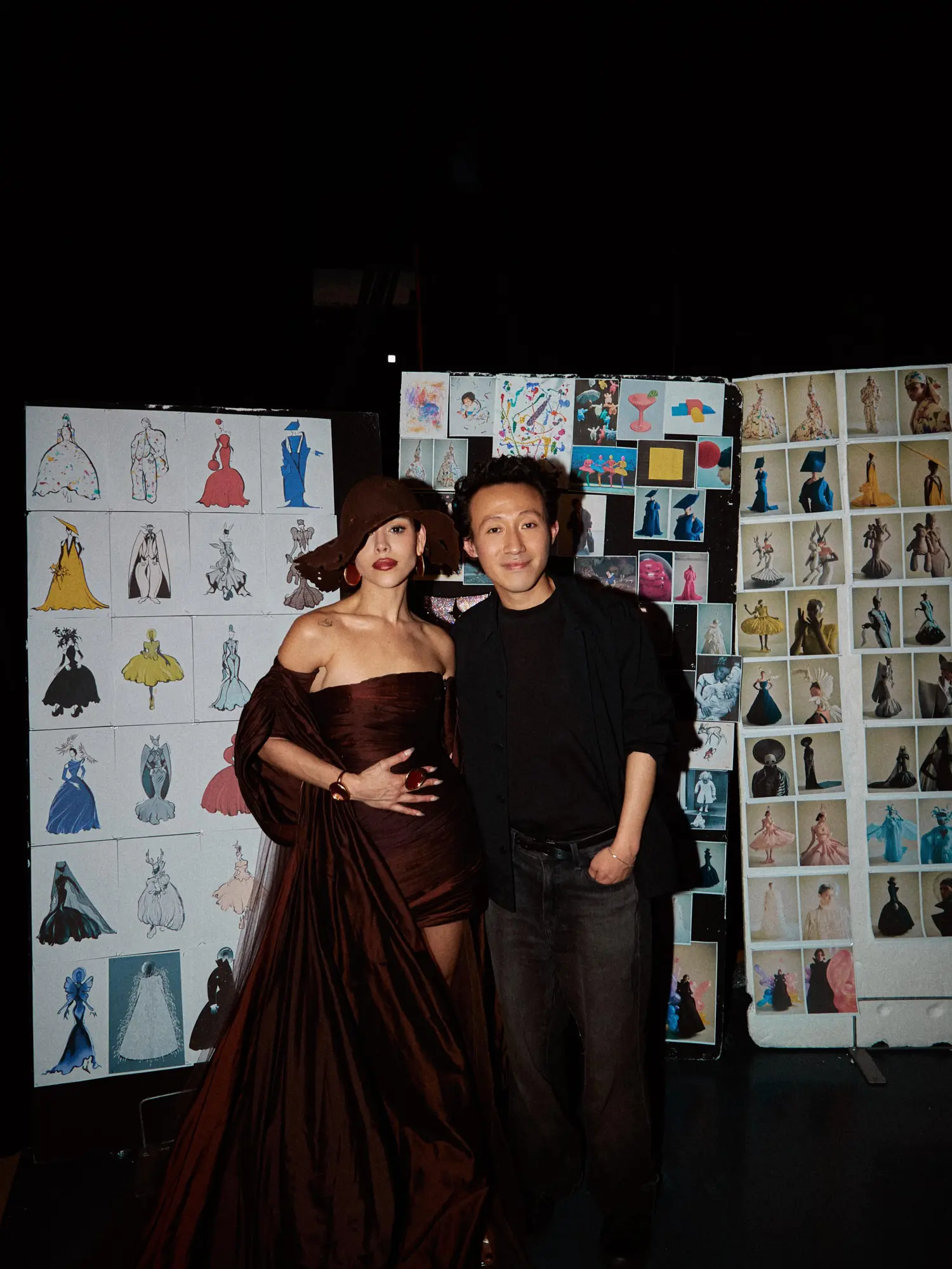 $!Danna junto al diseñador Robert Wun.
