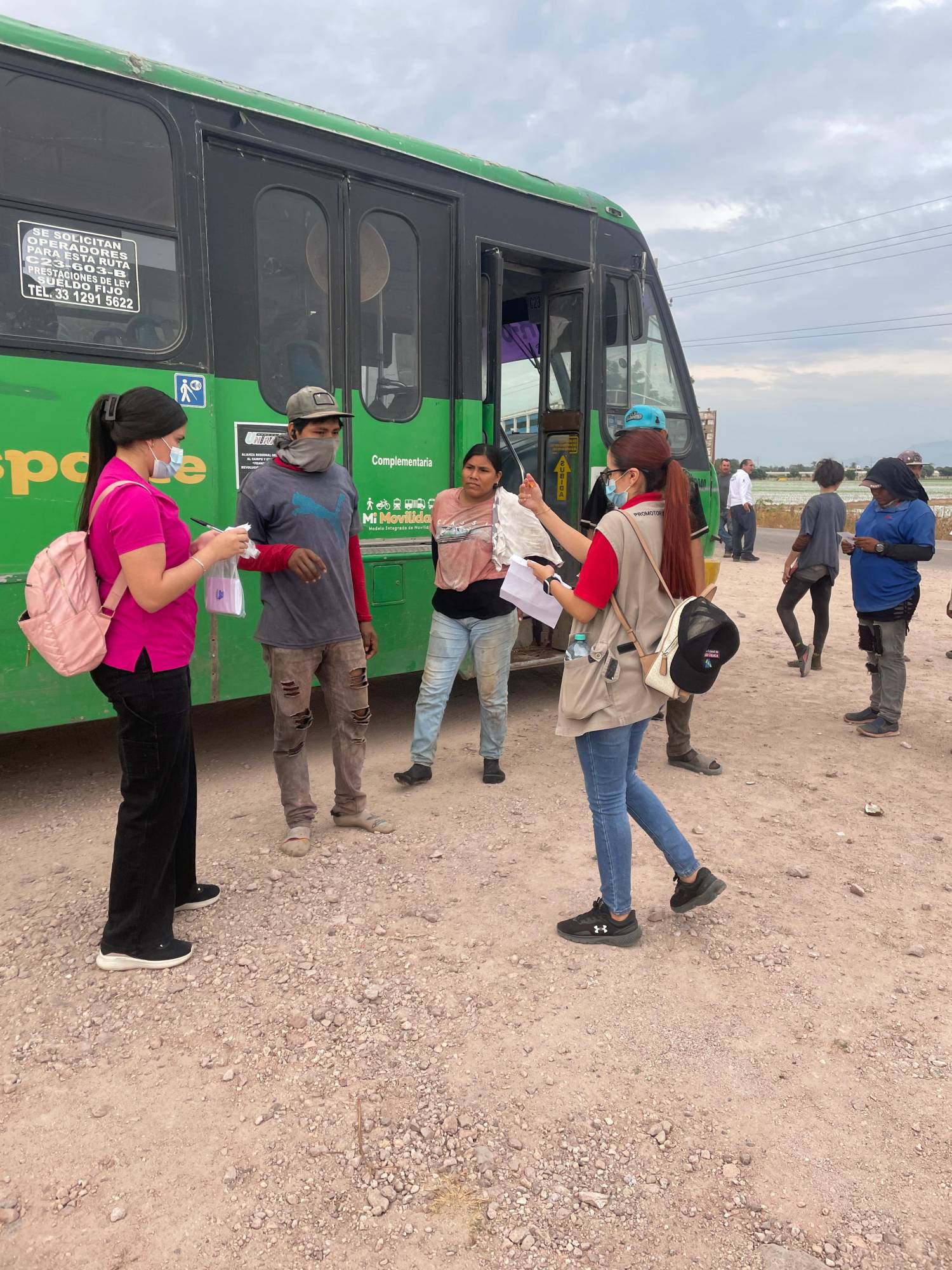 $!Emprende Secretaría de Salud jornada masiva de vacunación contra el sarampión en Isla del Bosque