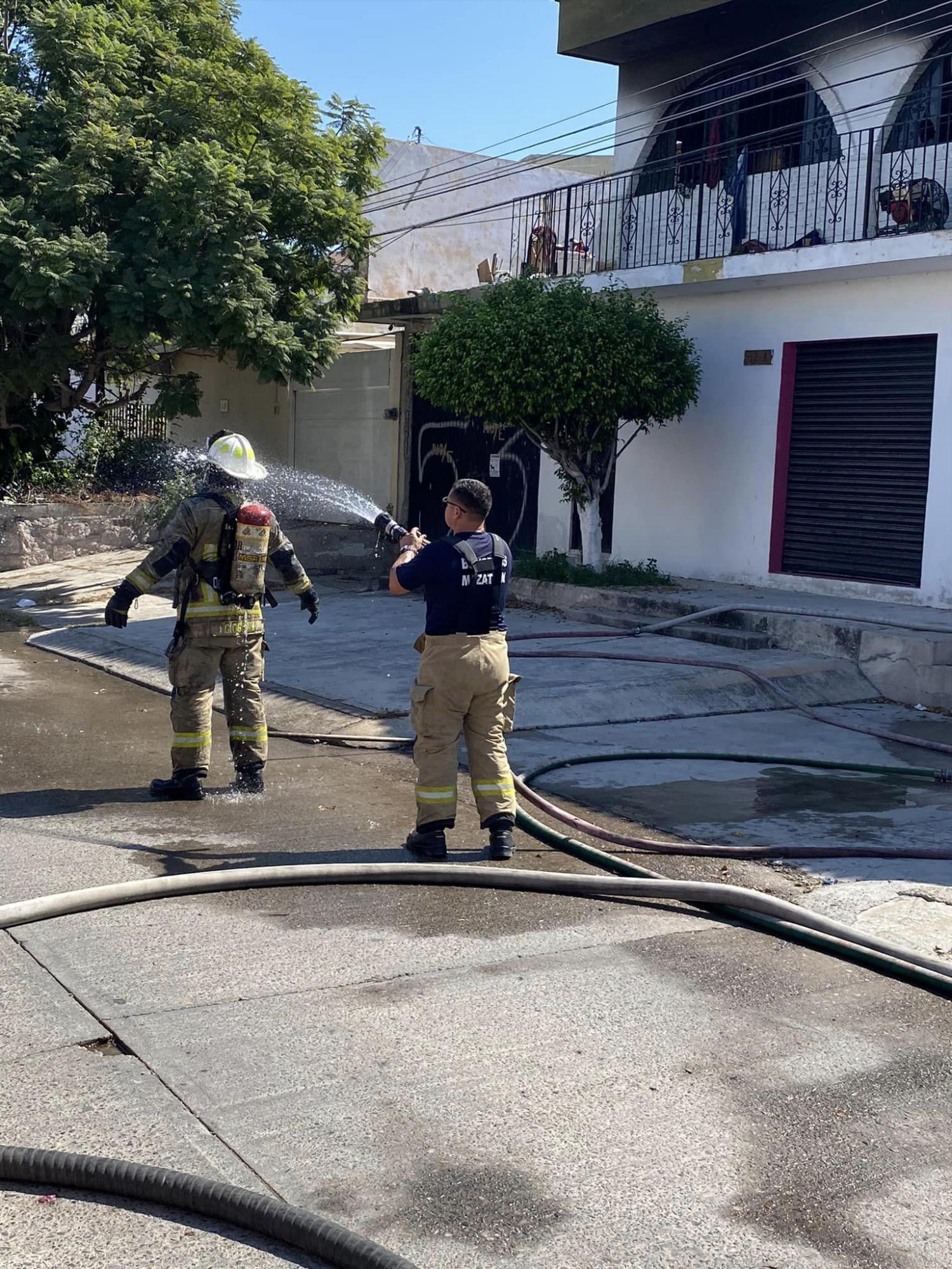 Se incendia el segundo piso de vivienda en Fraccionamiento San Ángel ...
