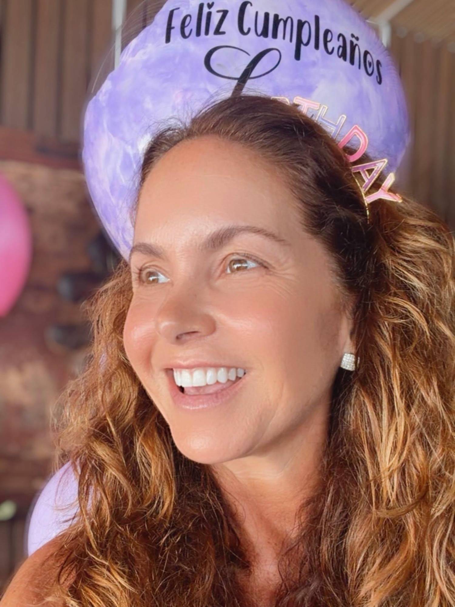 $!Lucero celebró sus 57 años rodeada de sus hijos y seres queridos.