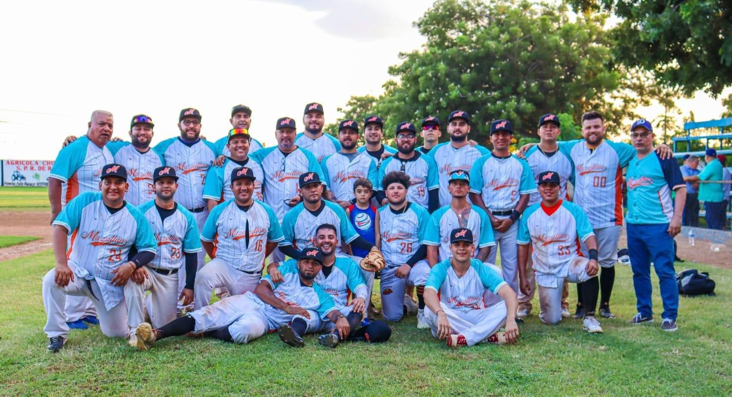 $!Mazatlán levanta el título del Estatal de Beisbol Libre, celebrado en Guasave