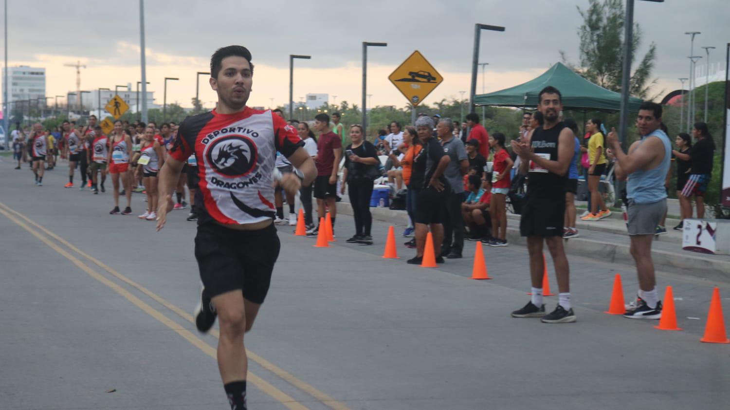 $!Interrumpe lluvia culminación de Carrera Día del Abogado