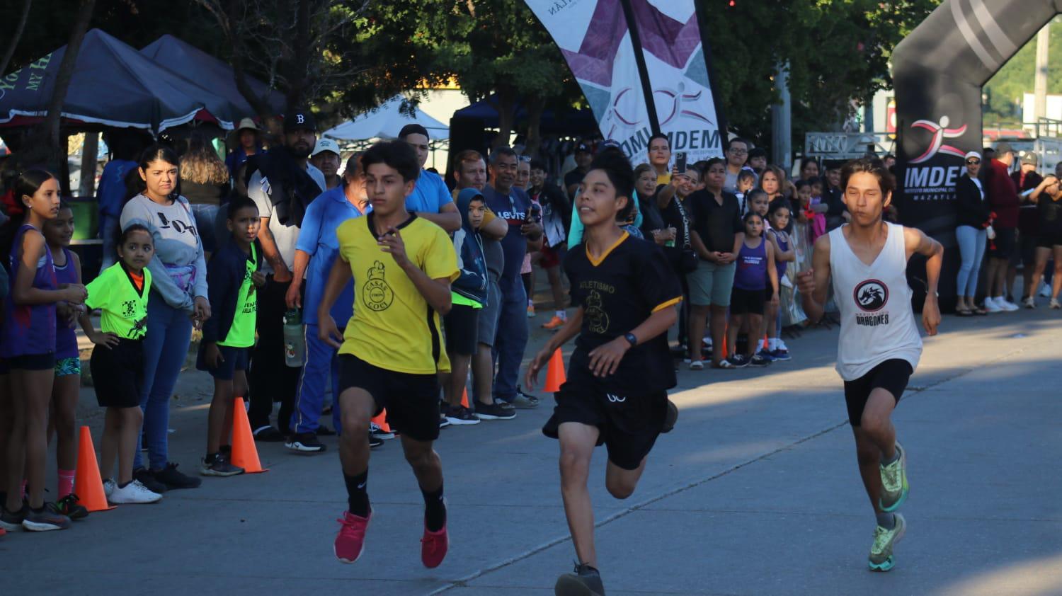 $!Celebran niños en Santa Teresa el amor por el atletismo