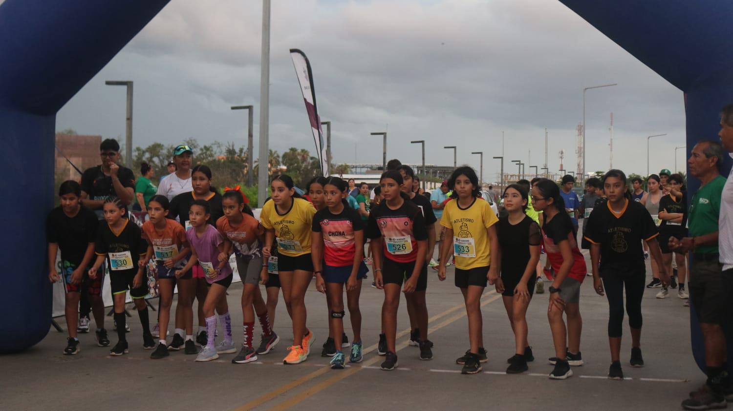 $!Interrumpe lluvia culminación de Carrera Día del Abogado
