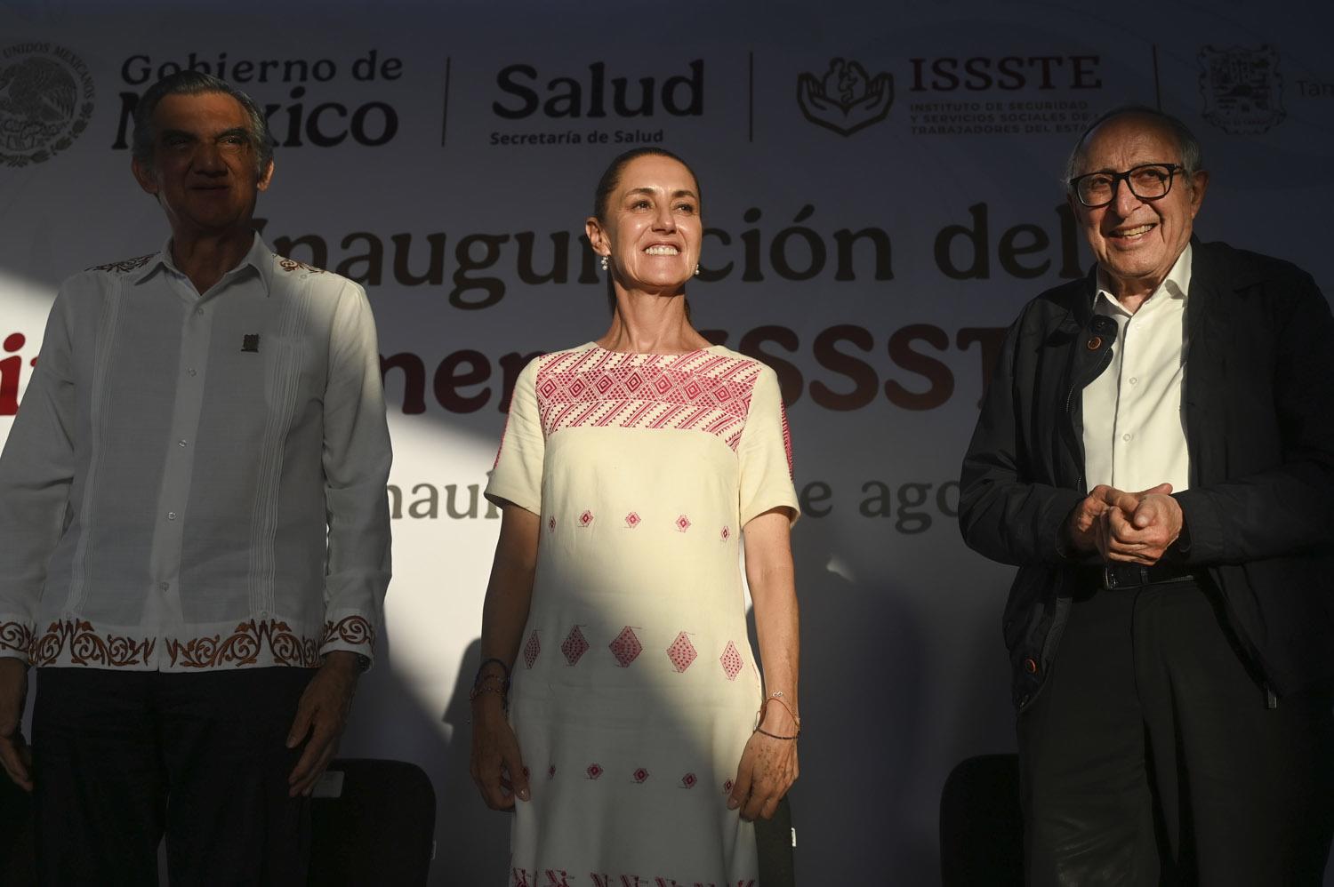 $!‘Una visa no define una persona’, dice Sheinbaum tras caso de López Beltrán