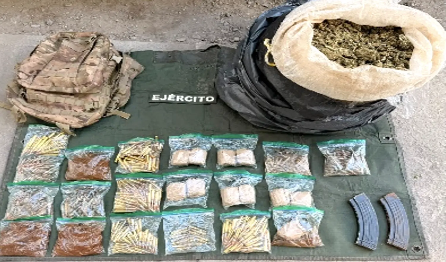 $!Ejército asegura más de mil 700 cartuchos y droga en Concordia