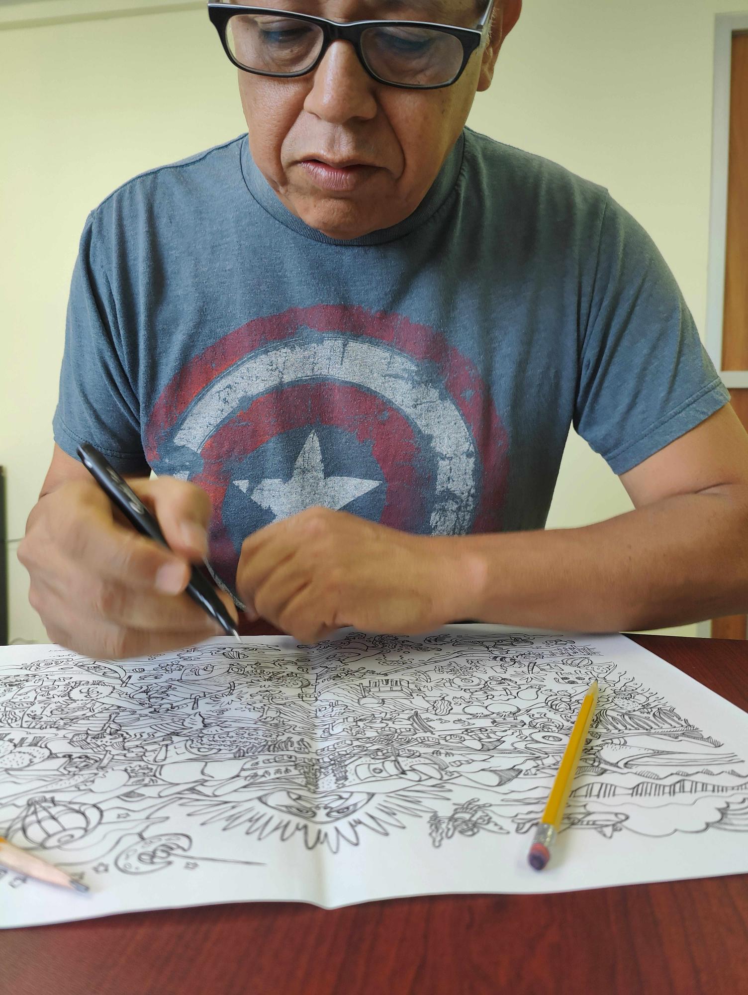 $!El artista hizo la línea del dibujo a mano.