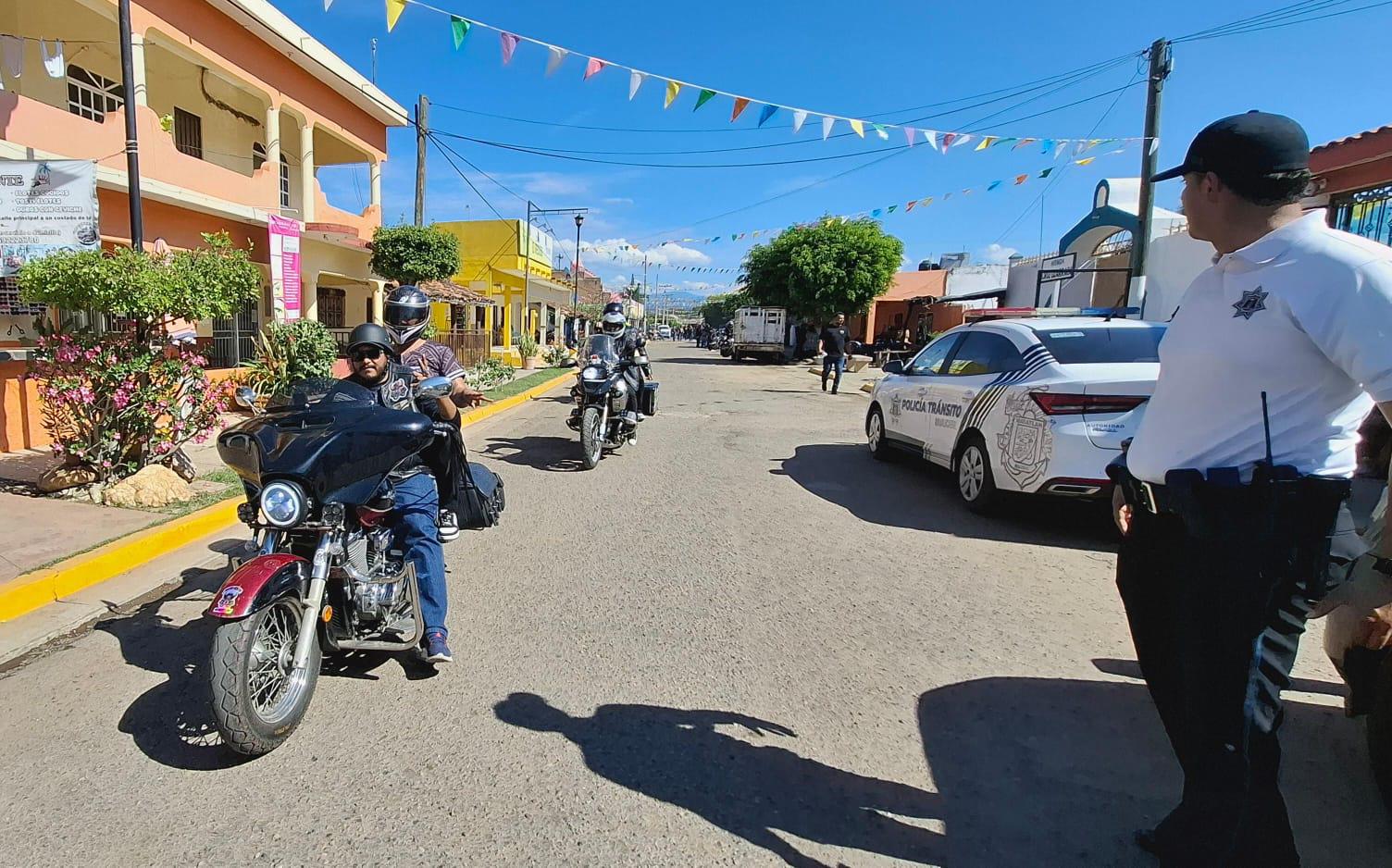 $!Realizan Tianguis e inauguración de mural en el callejón Cruz Lizárraga en El Recodo bajo fuerte dispositivo de seguridad