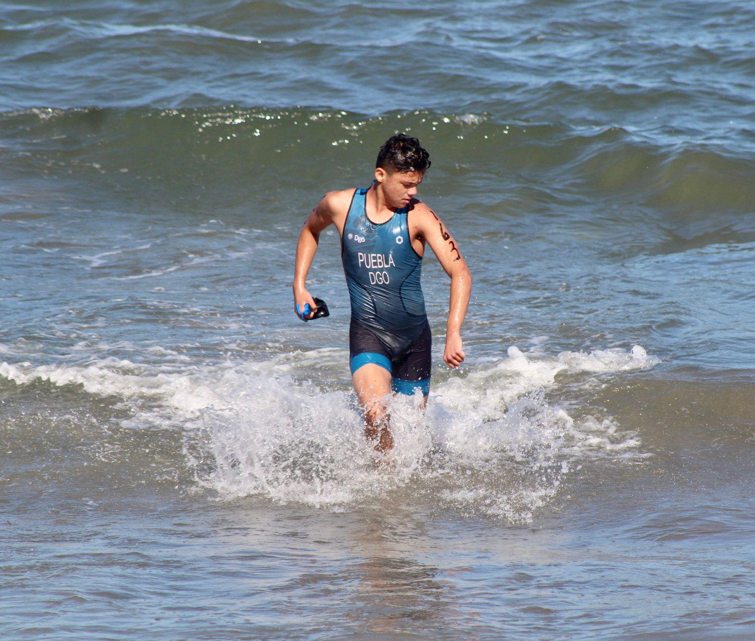 $!Carlos Mercado y Karla Luna, a la delantera en puntuable de natación