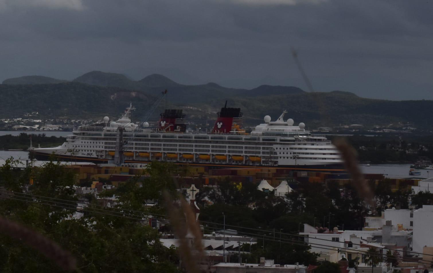 $!Llega crucero de Disney Magic a Mazatlán con más de 2 mil 600 pasajeros