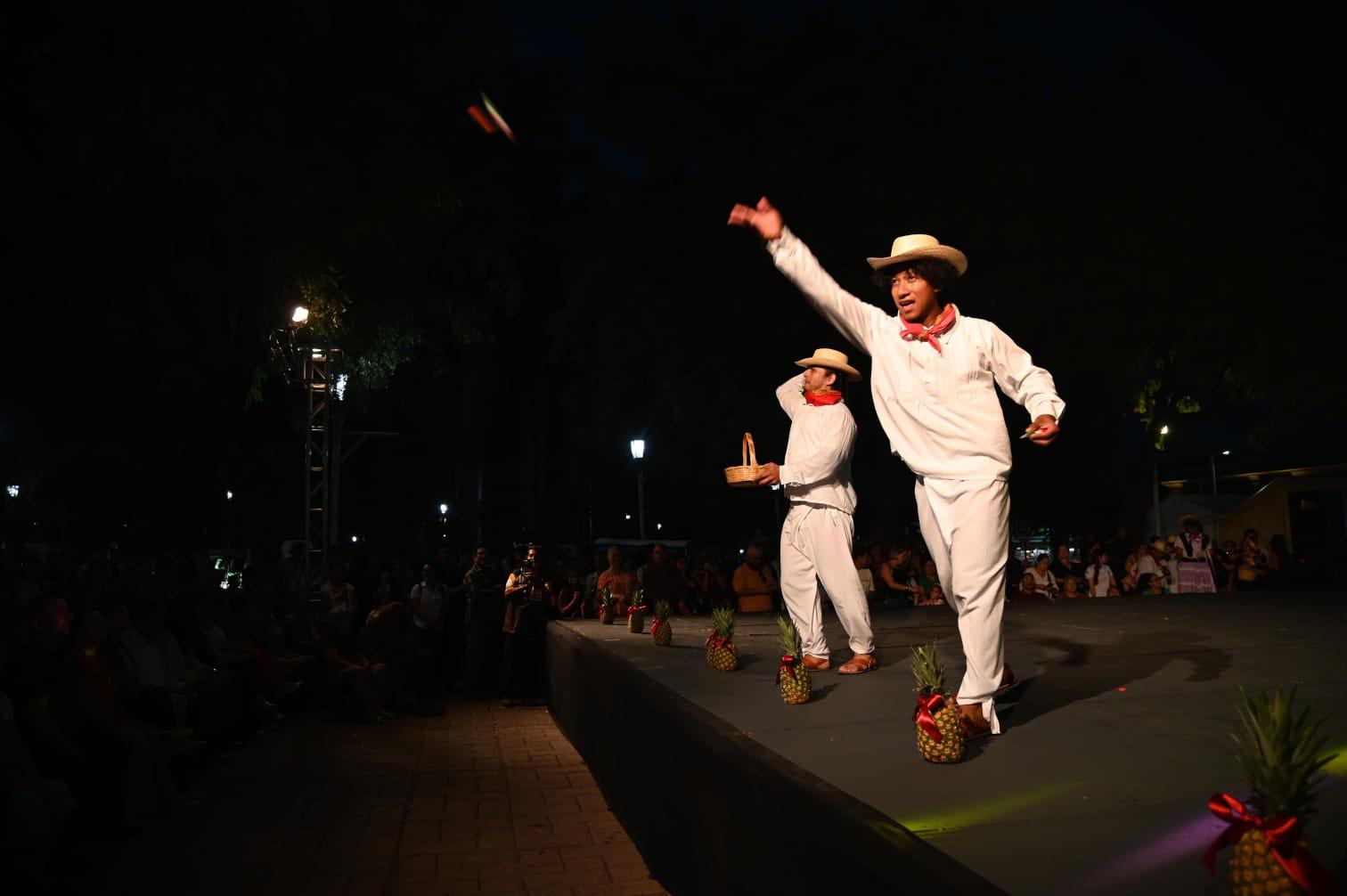 $!La Guelaguetza y el color de Oaxaca engalanan el inicio del XXXI Festival Internacional Universitario de la Cultura 2026, en el 153 aniversario de la UAS