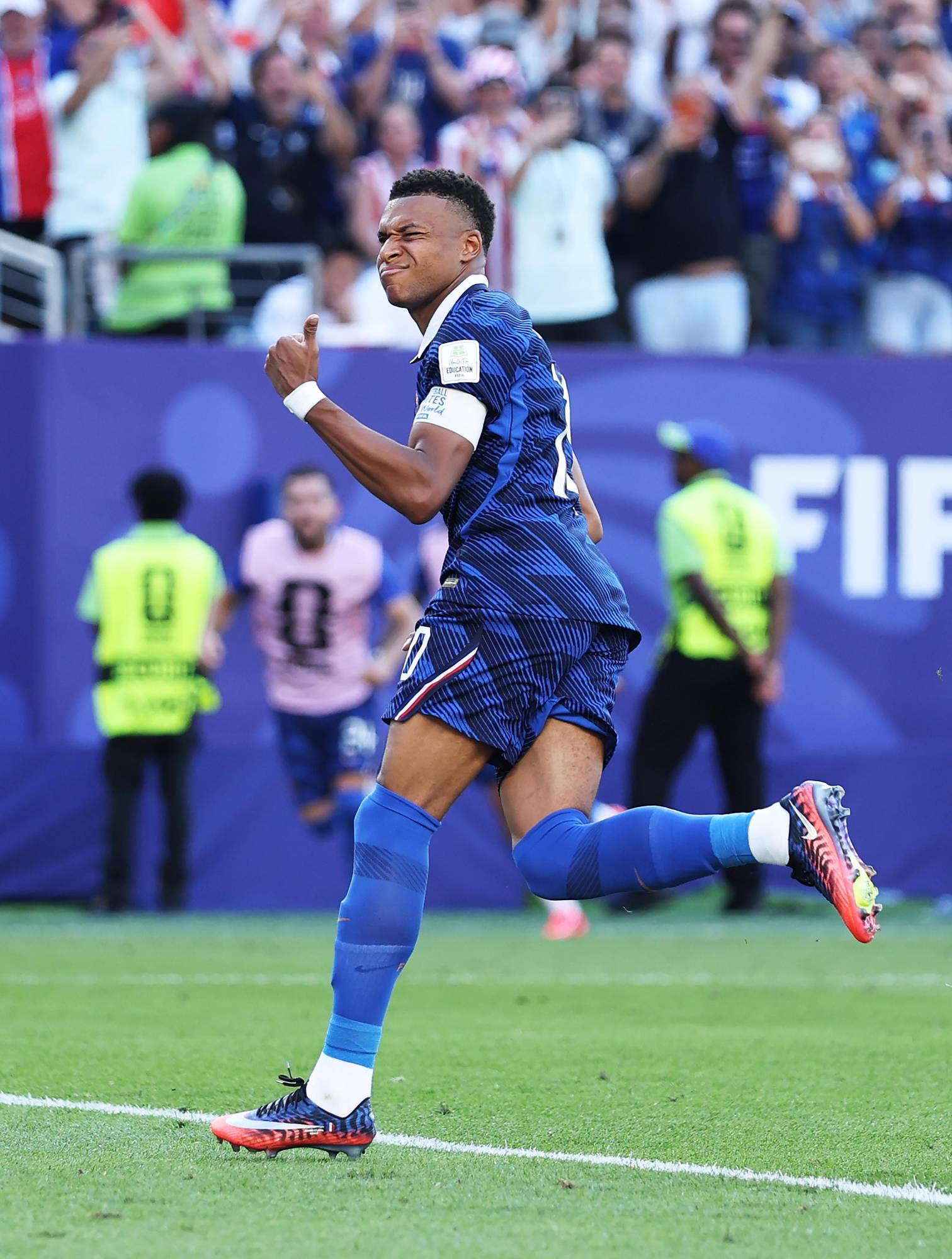 $!Francia sobrevive al muro paraguayo con gol de Mbappé y cita a Marruecos en cuartos de final