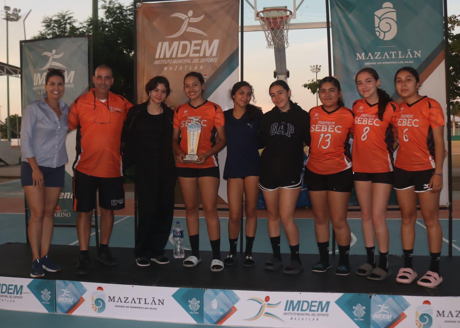 $!Guasave y Panteras Culiacán, campeones de Copa de Voleibol Imdem