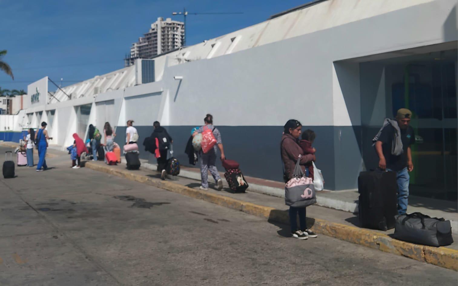 $!Repuntan visitantes por carretera en Mazatlán por puente del 1 de mayo